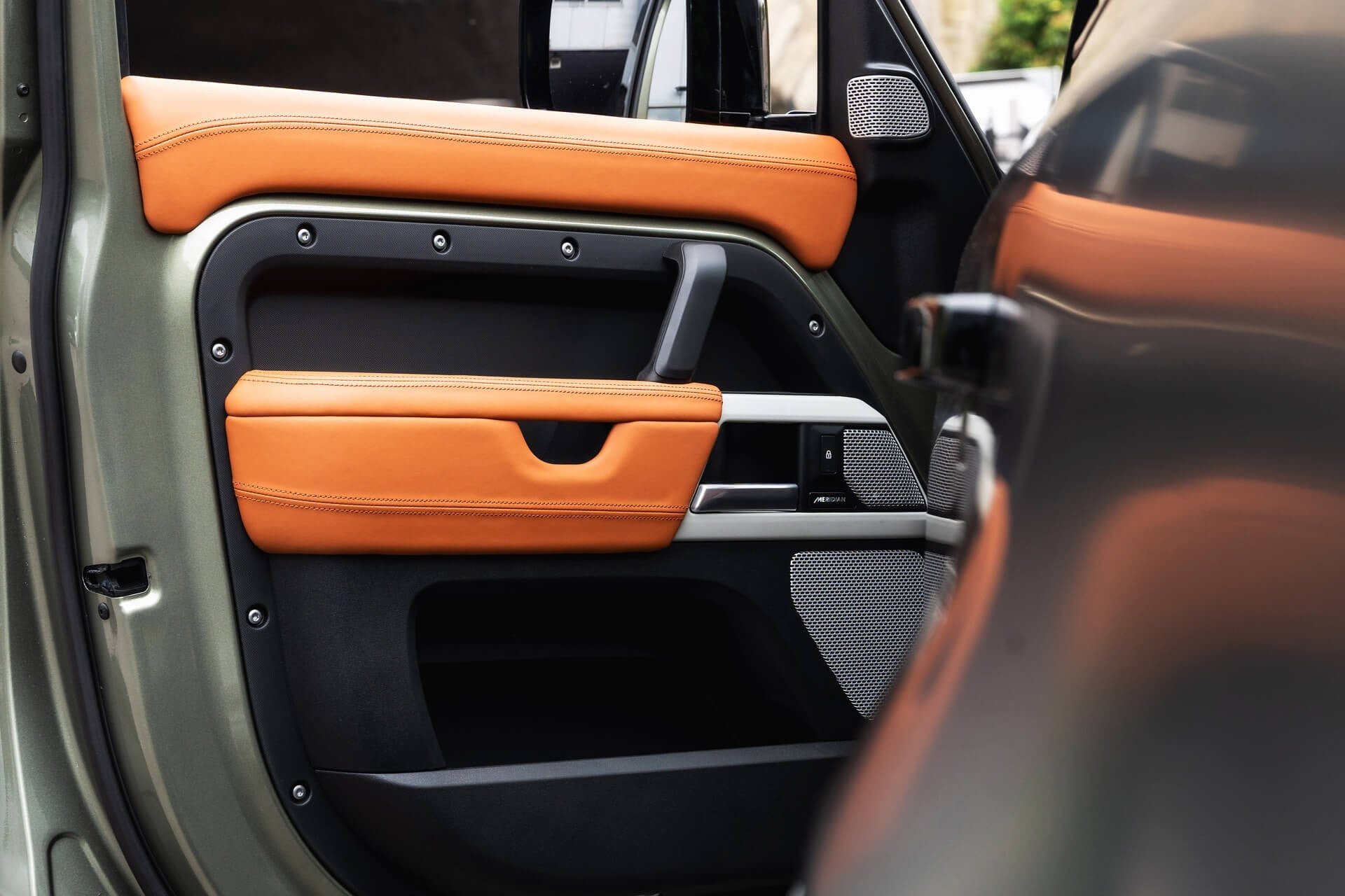 Land Rover Defender 130 P300 HSE (8 Seater) Gallery Image