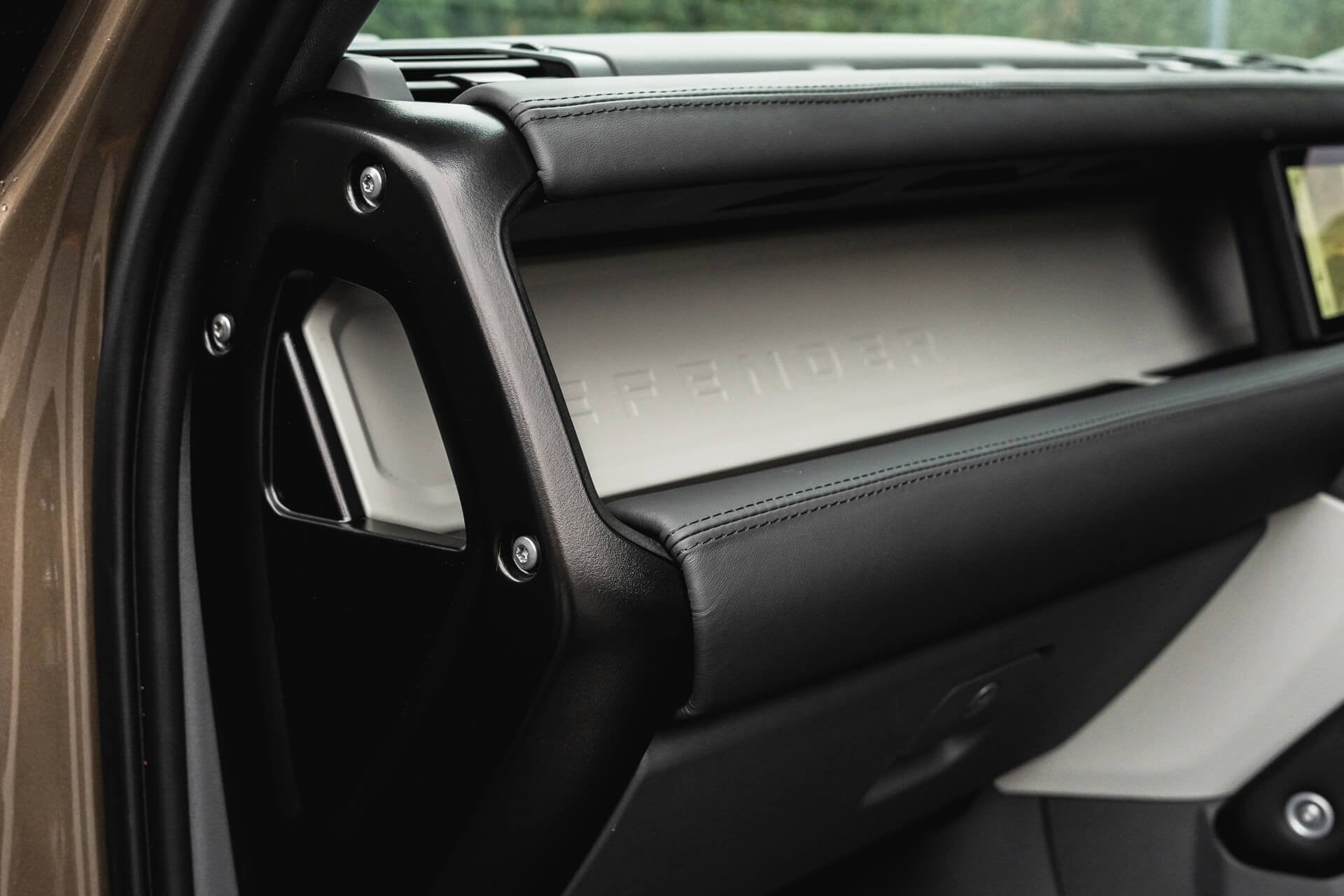 Land Rover Defender 90 P400 XS