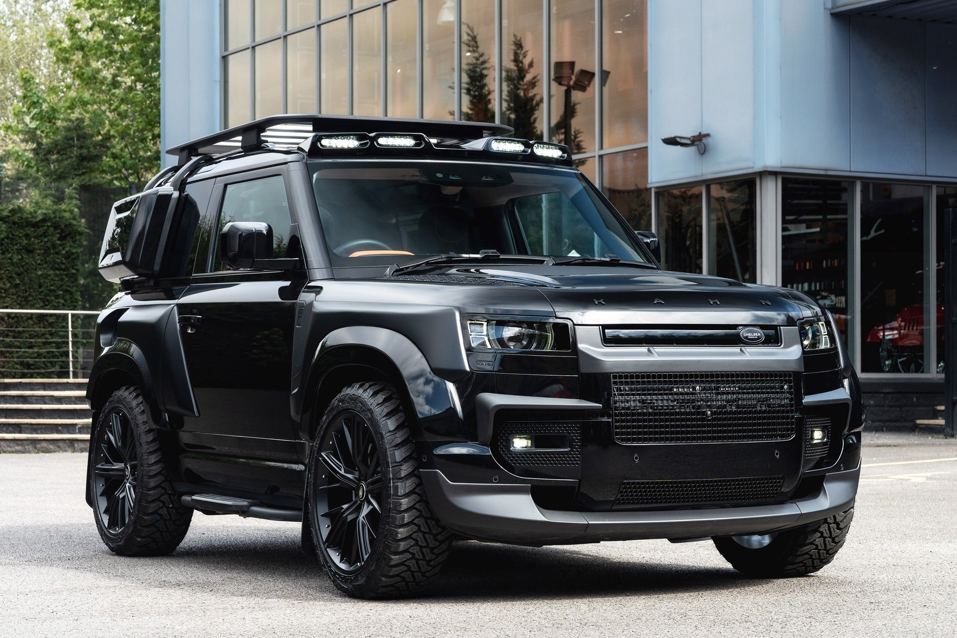 Land Rover Defender 90 P425 V8 X Gallery Image
