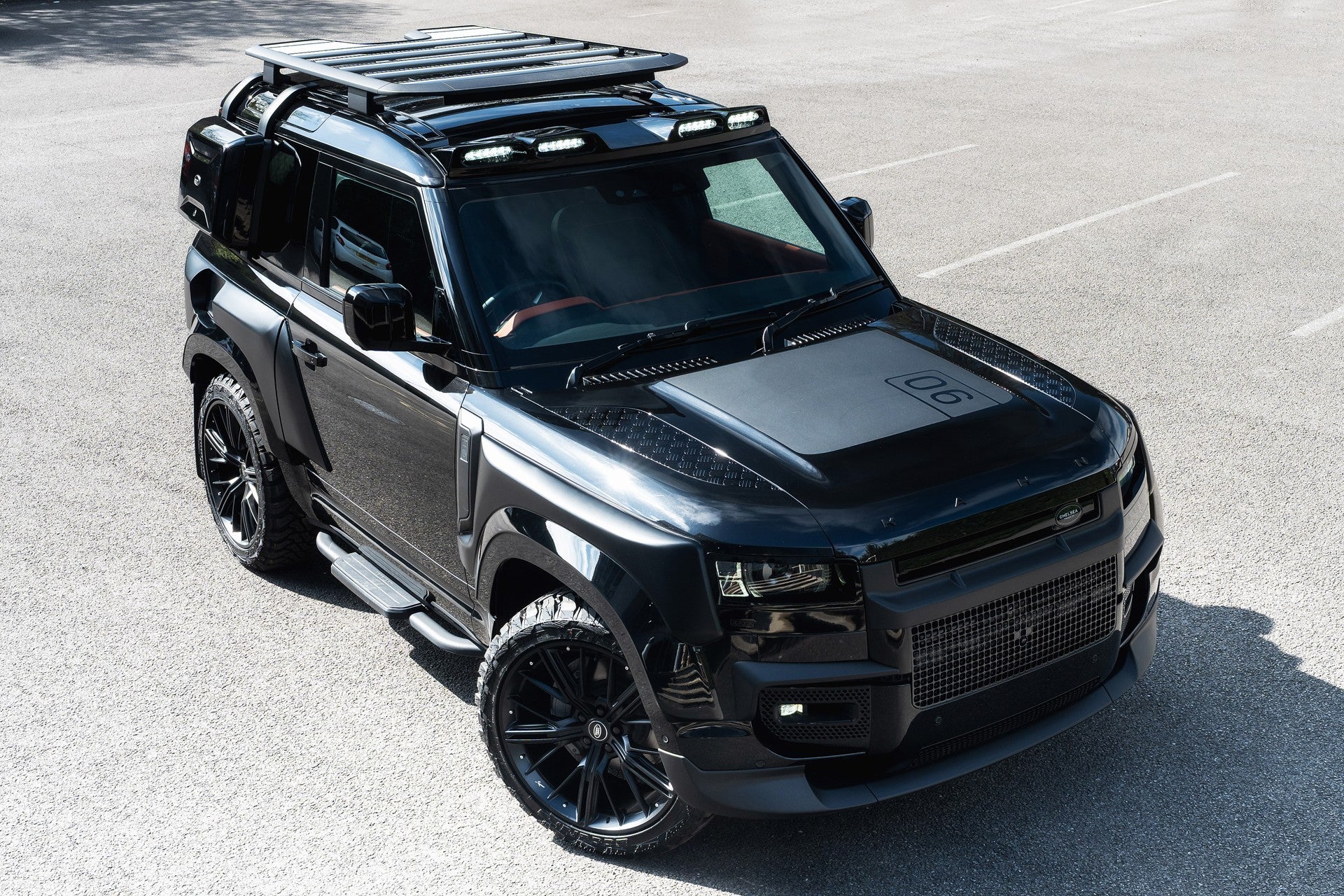 Land Rover Defender 90 P425 V8 X Gallery Image