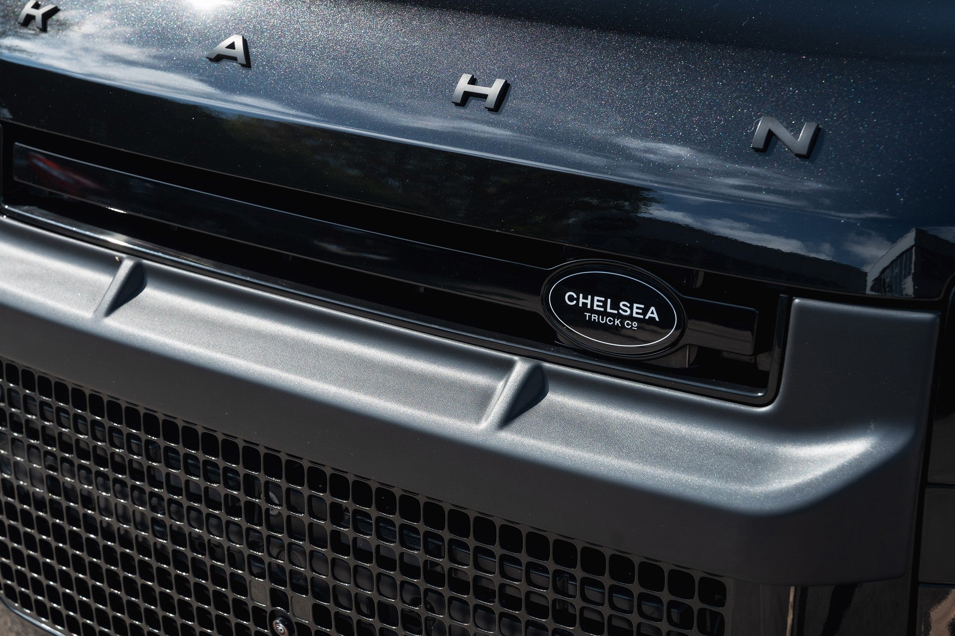 Land Rover Defender 90 P425 V8 X Gallery Image