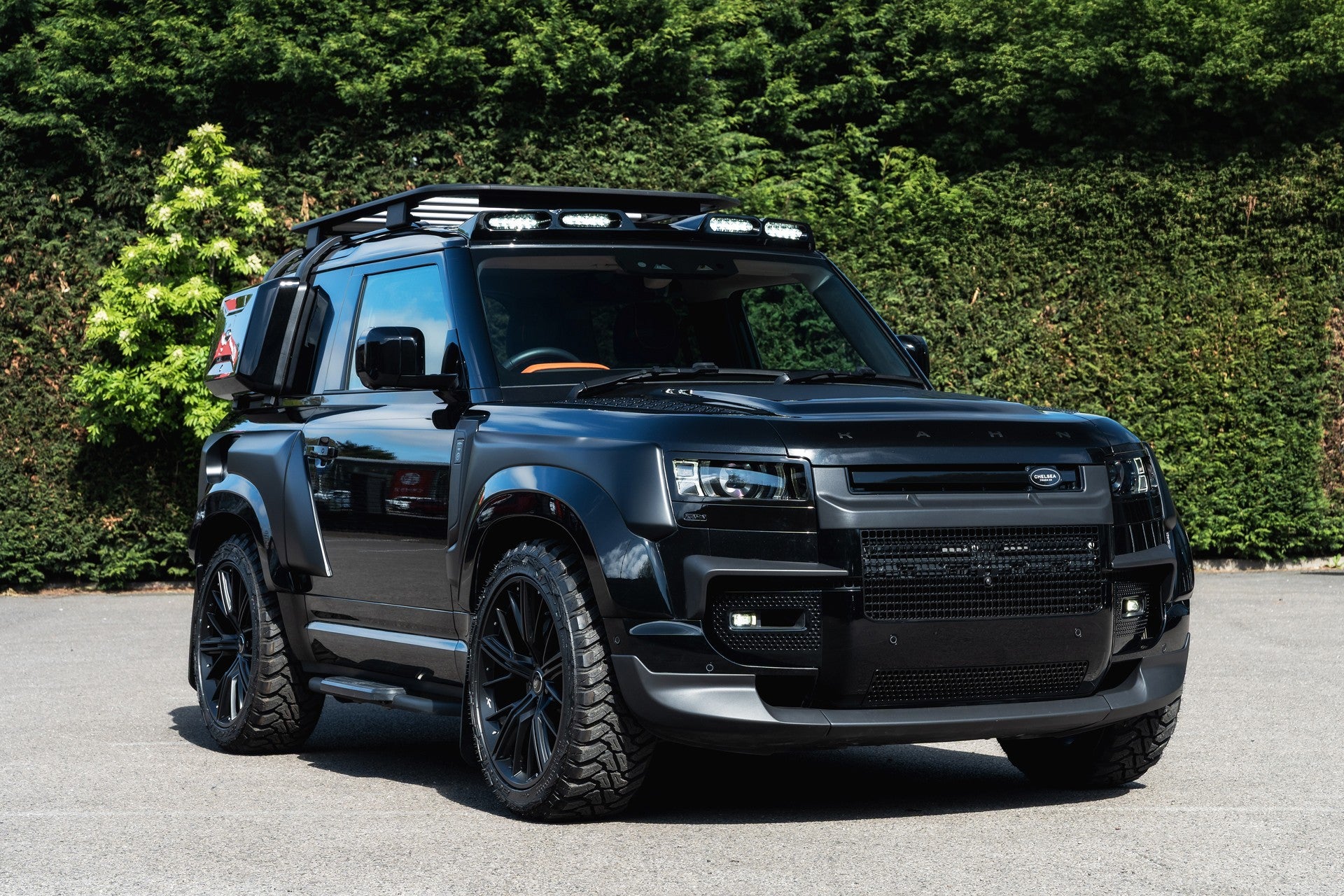 Land Rover Defender 90 P425 V8 X Gallery Image