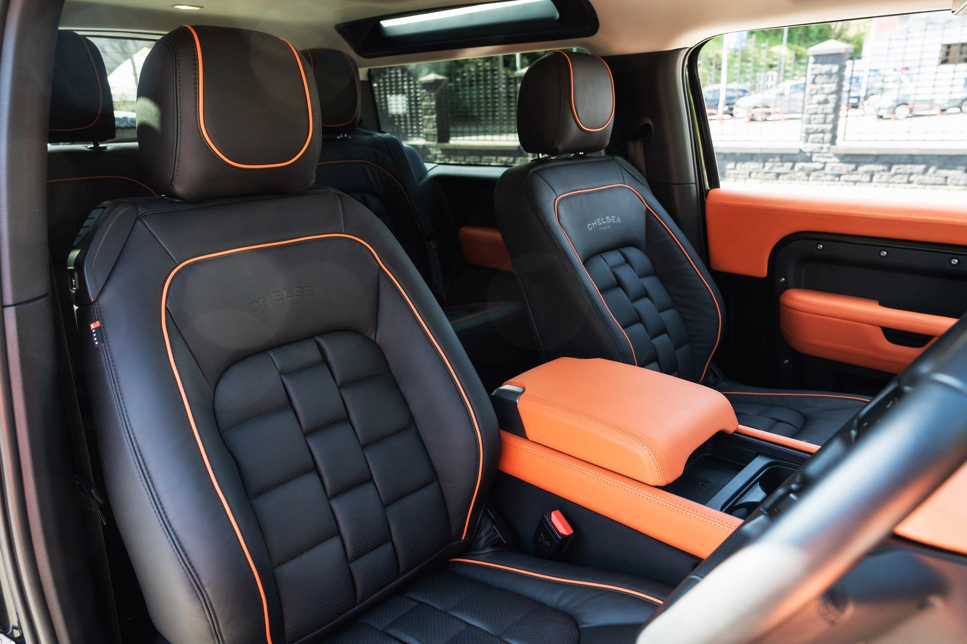 Land Rover Defender 90 P425 V8 X Gallery Image
