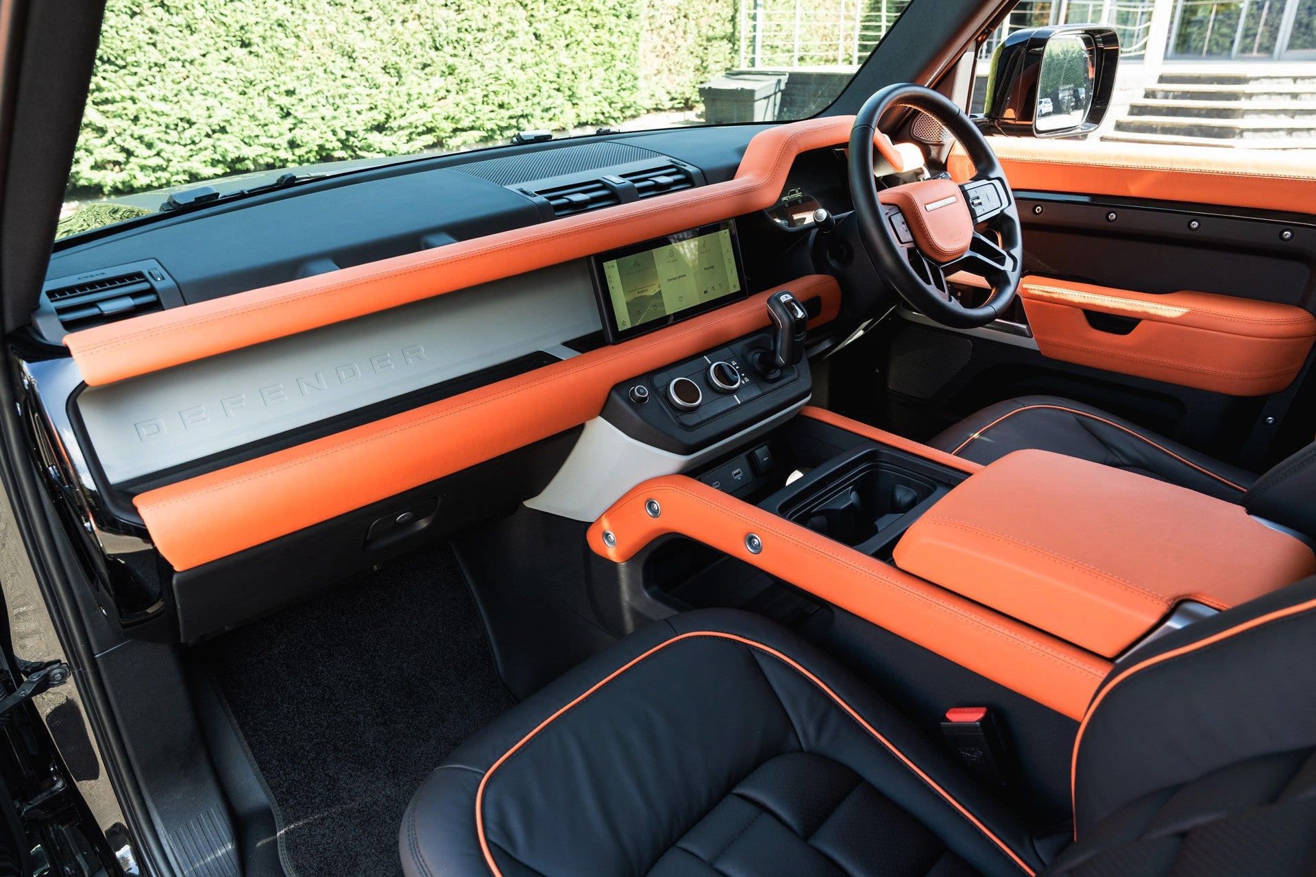Land Rover Defender 90 P425 V8 X Gallery Image