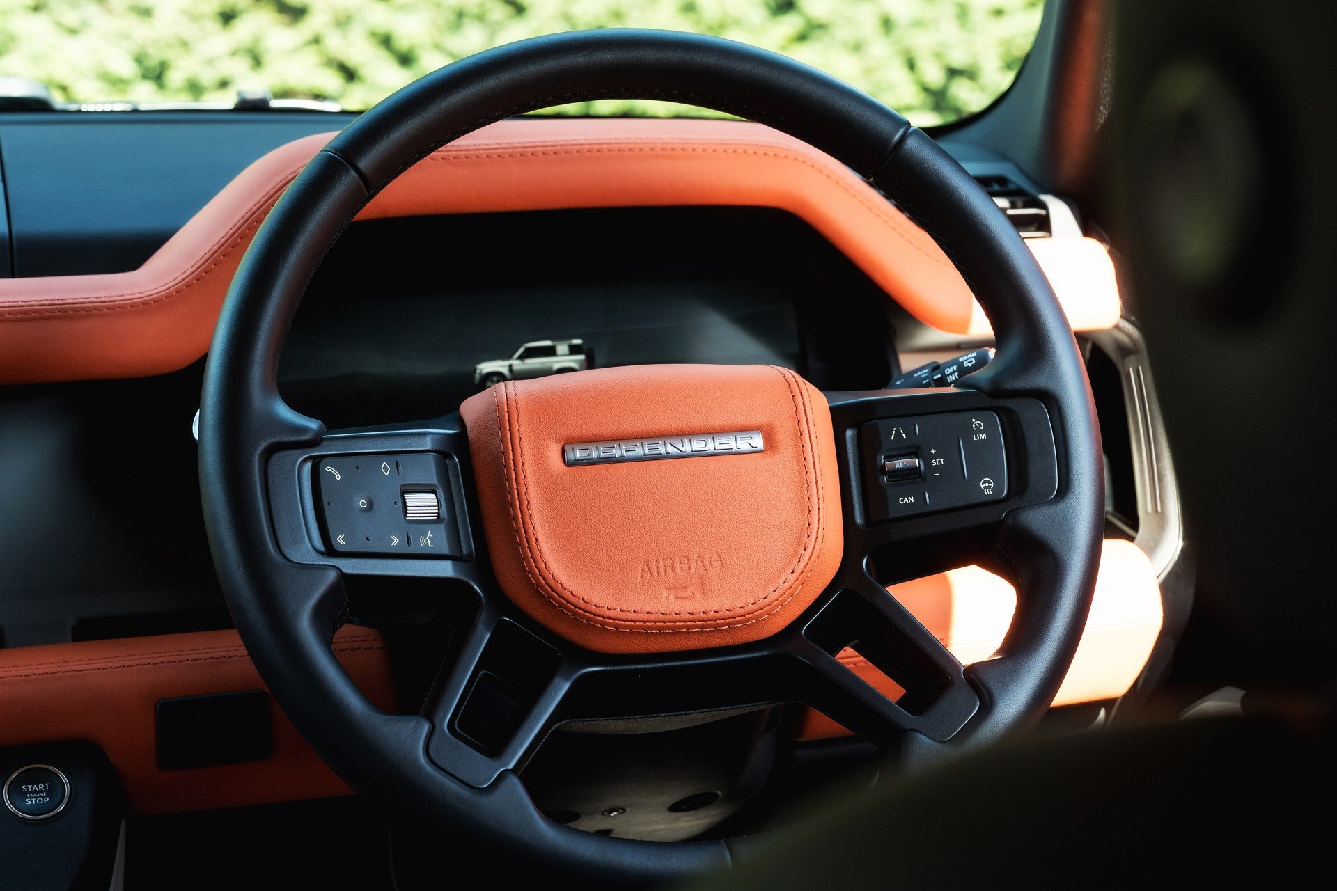 Land Rover Defender 90 P425 V8 X Gallery Image