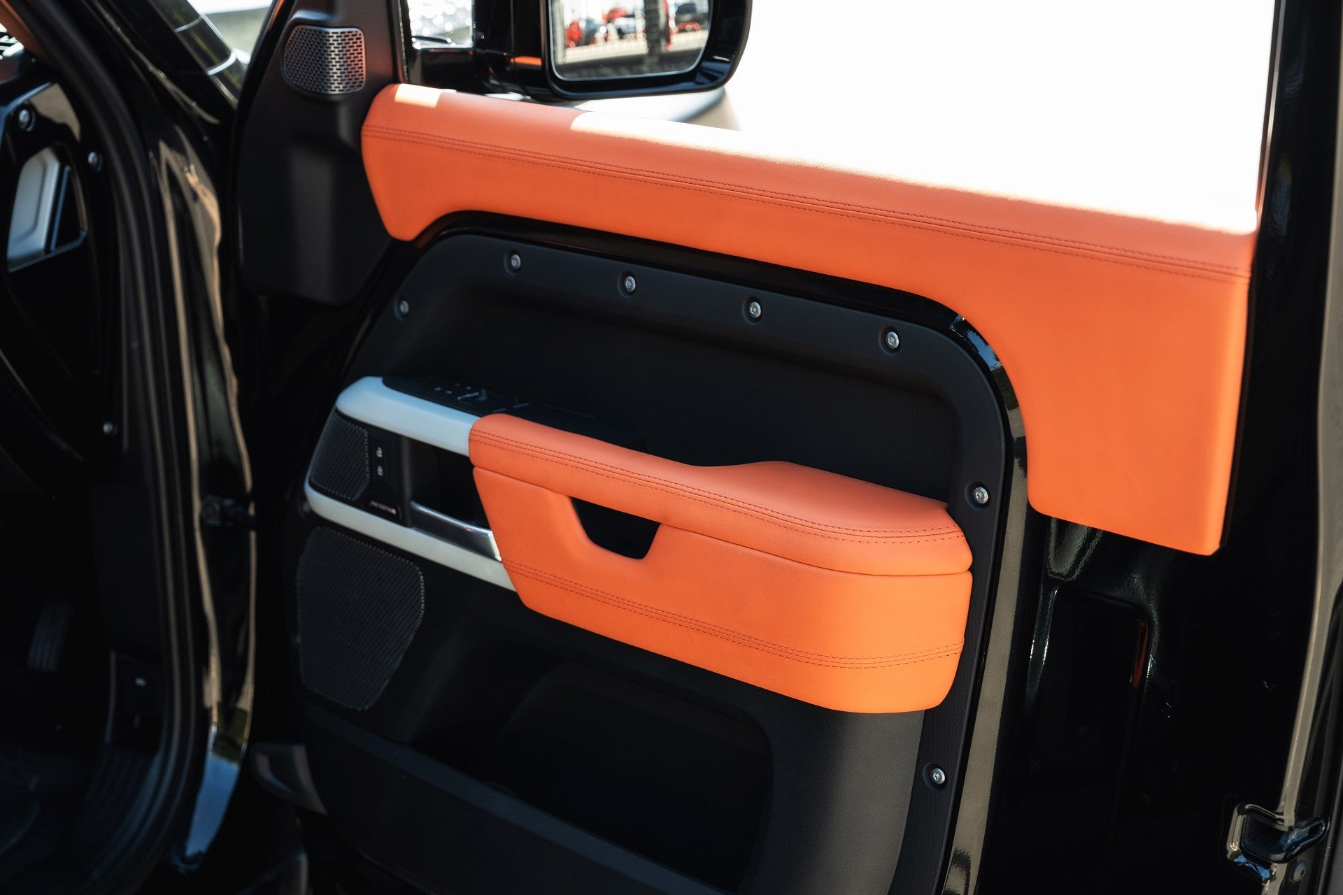 Land Rover Defender 90 P425 V8 X Gallery Image