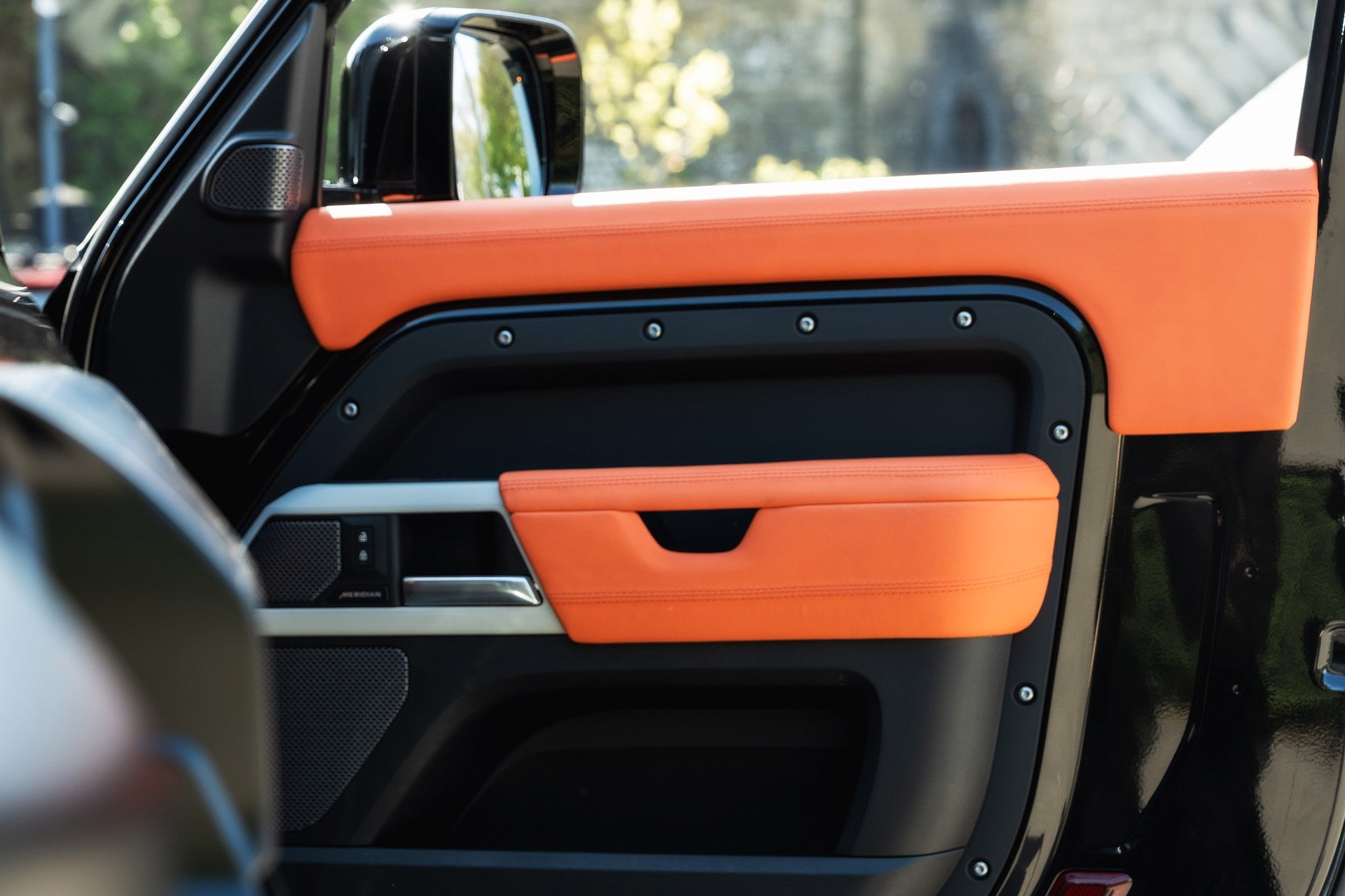 Land Rover Defender 90 P425 V8 X Gallery Image