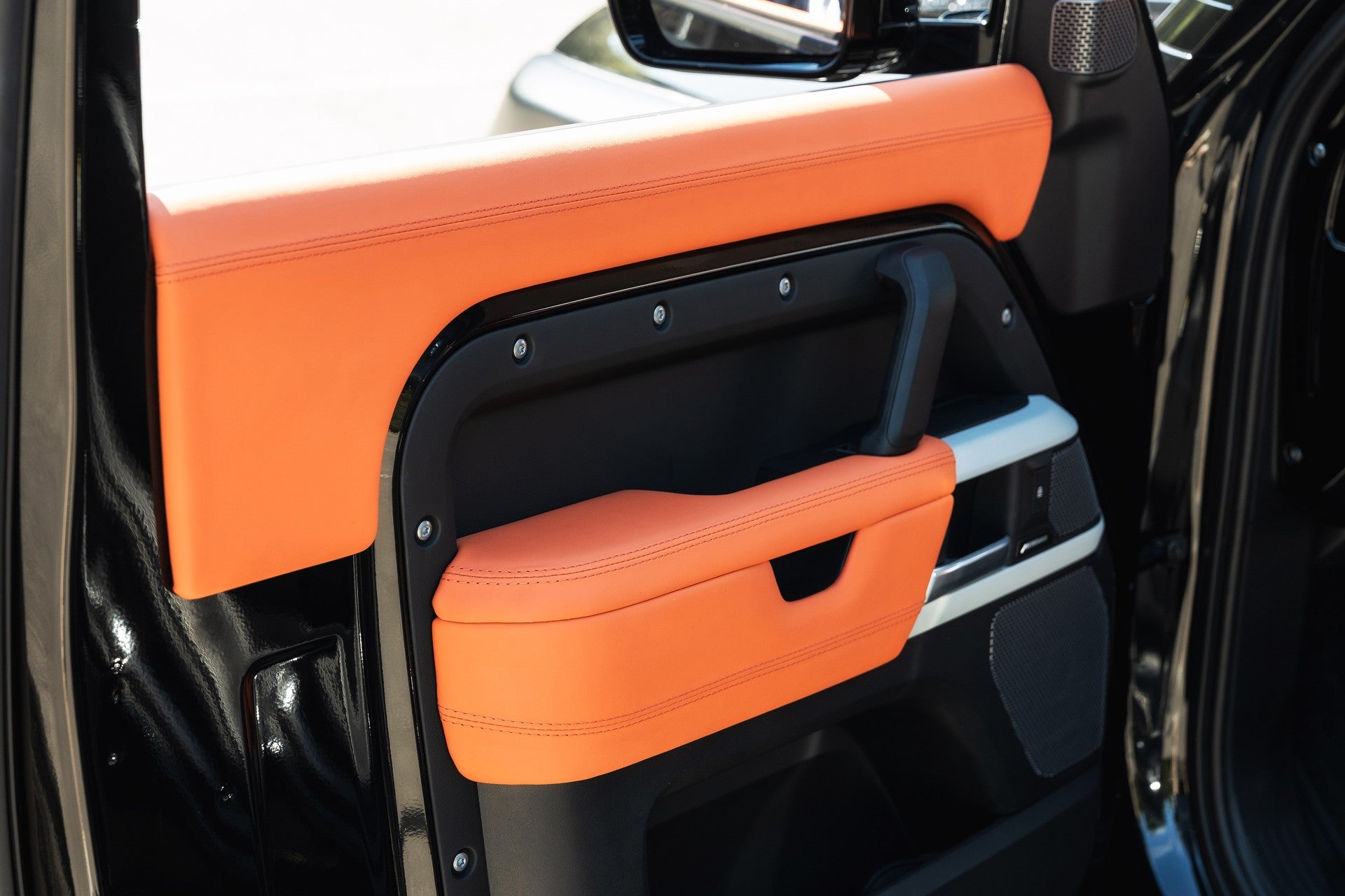 Land Rover Defender 90 P425 V8 X Gallery Image