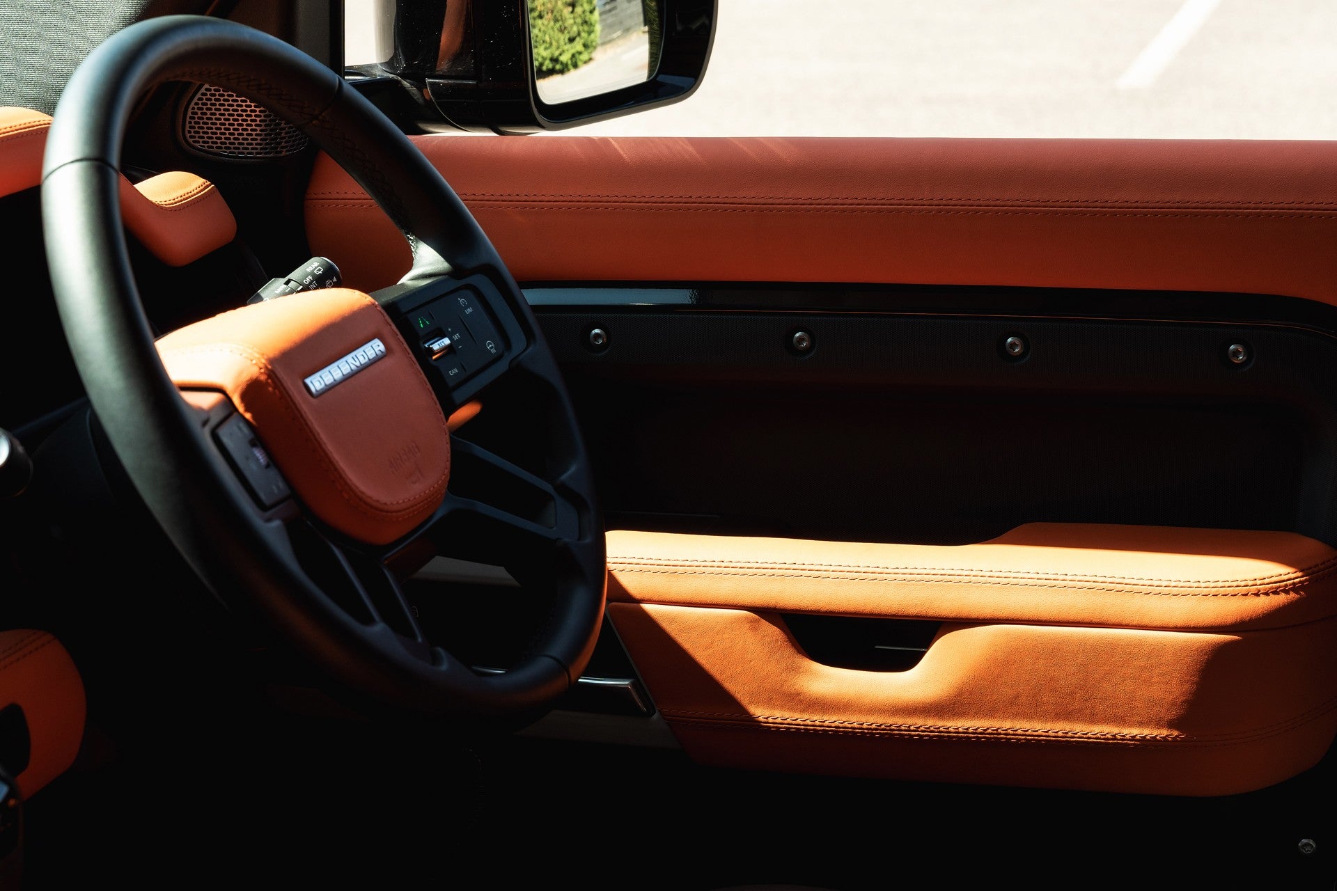 Land Rover Defender 90 P425 V8 X Gallery Image