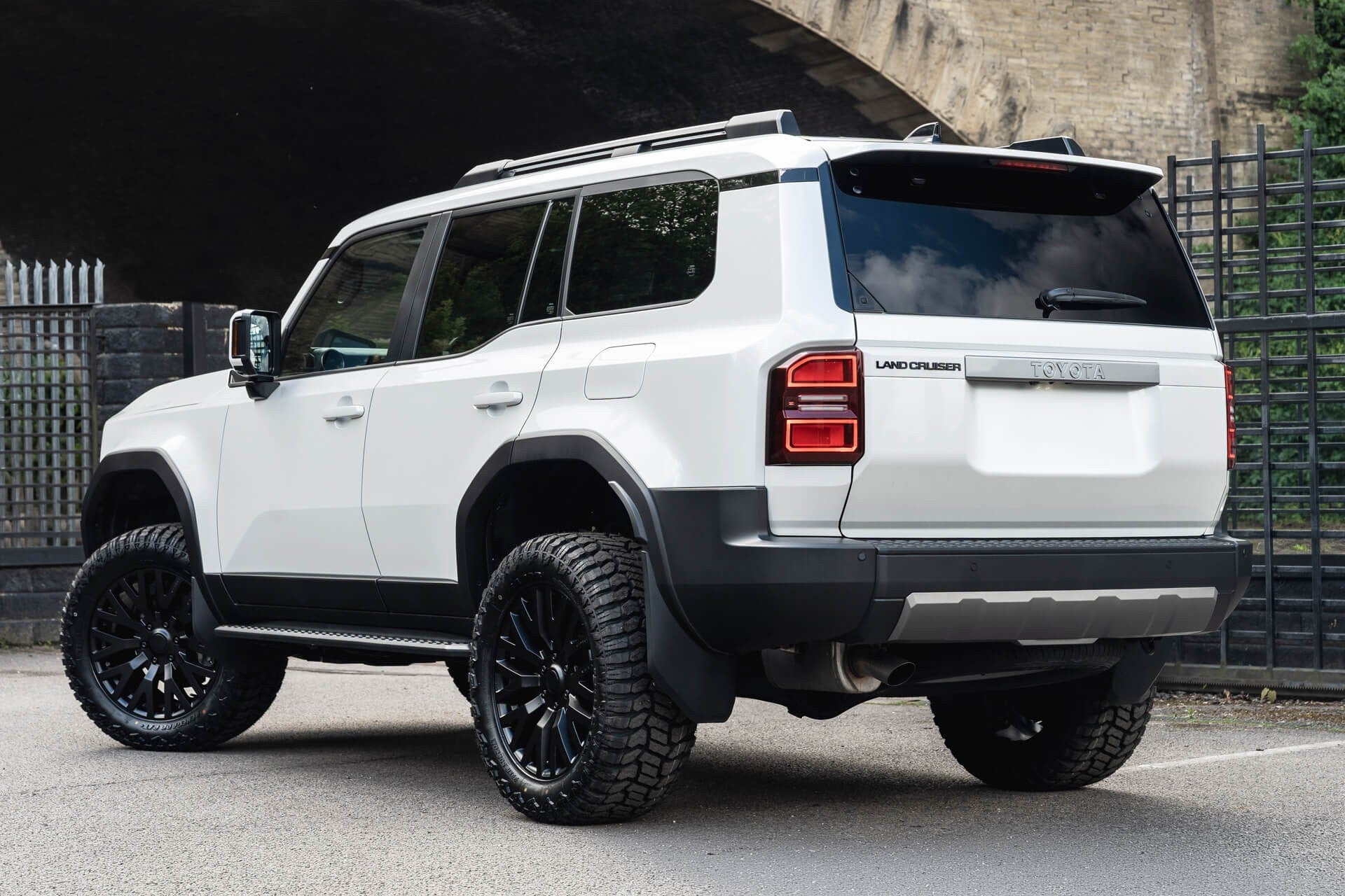 Toyota Land Cruiser 250 VX 2.7 Automatic Gallery Image