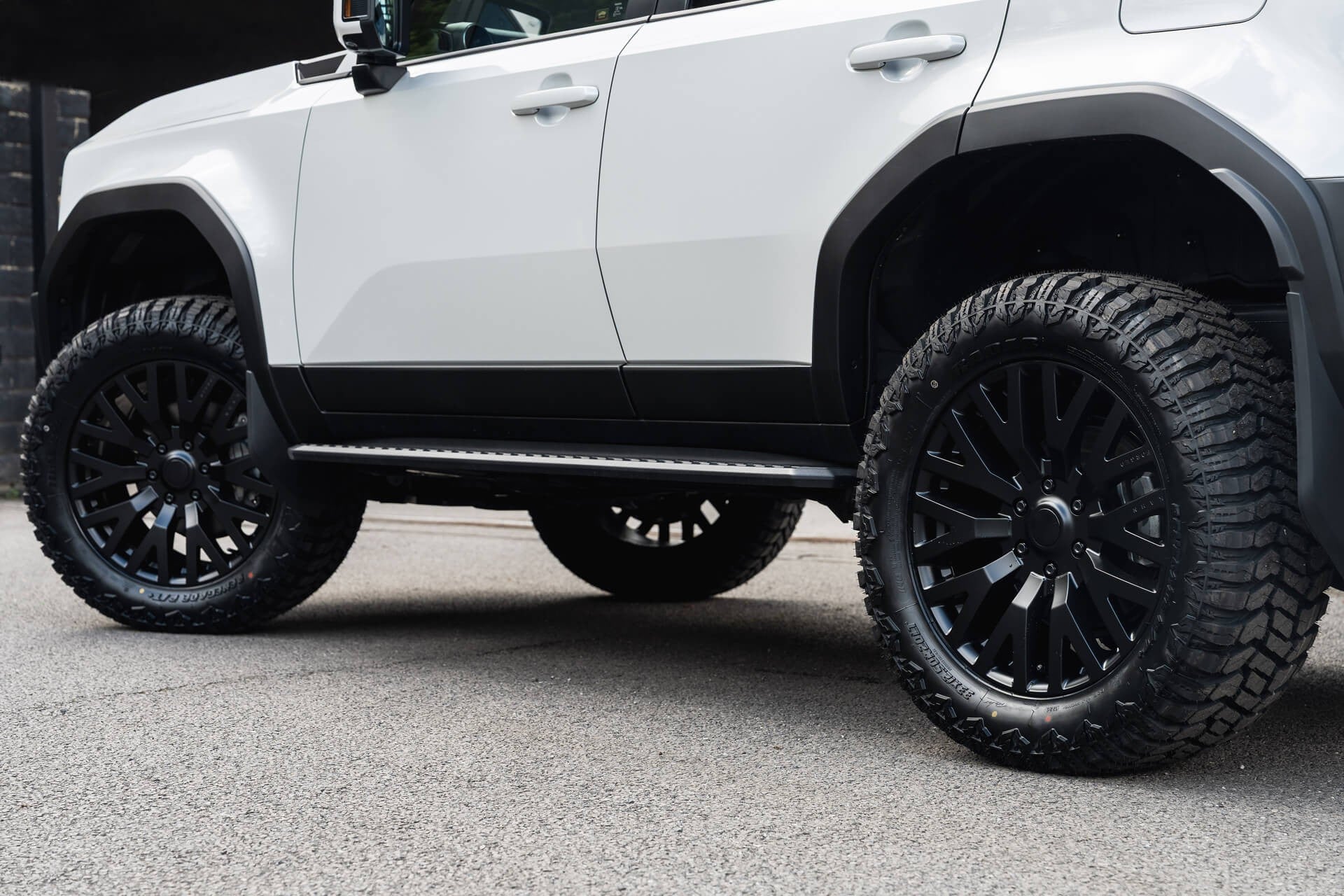 Toyota Land Cruiser 250 VX 2.7 Automatic Gallery Image
