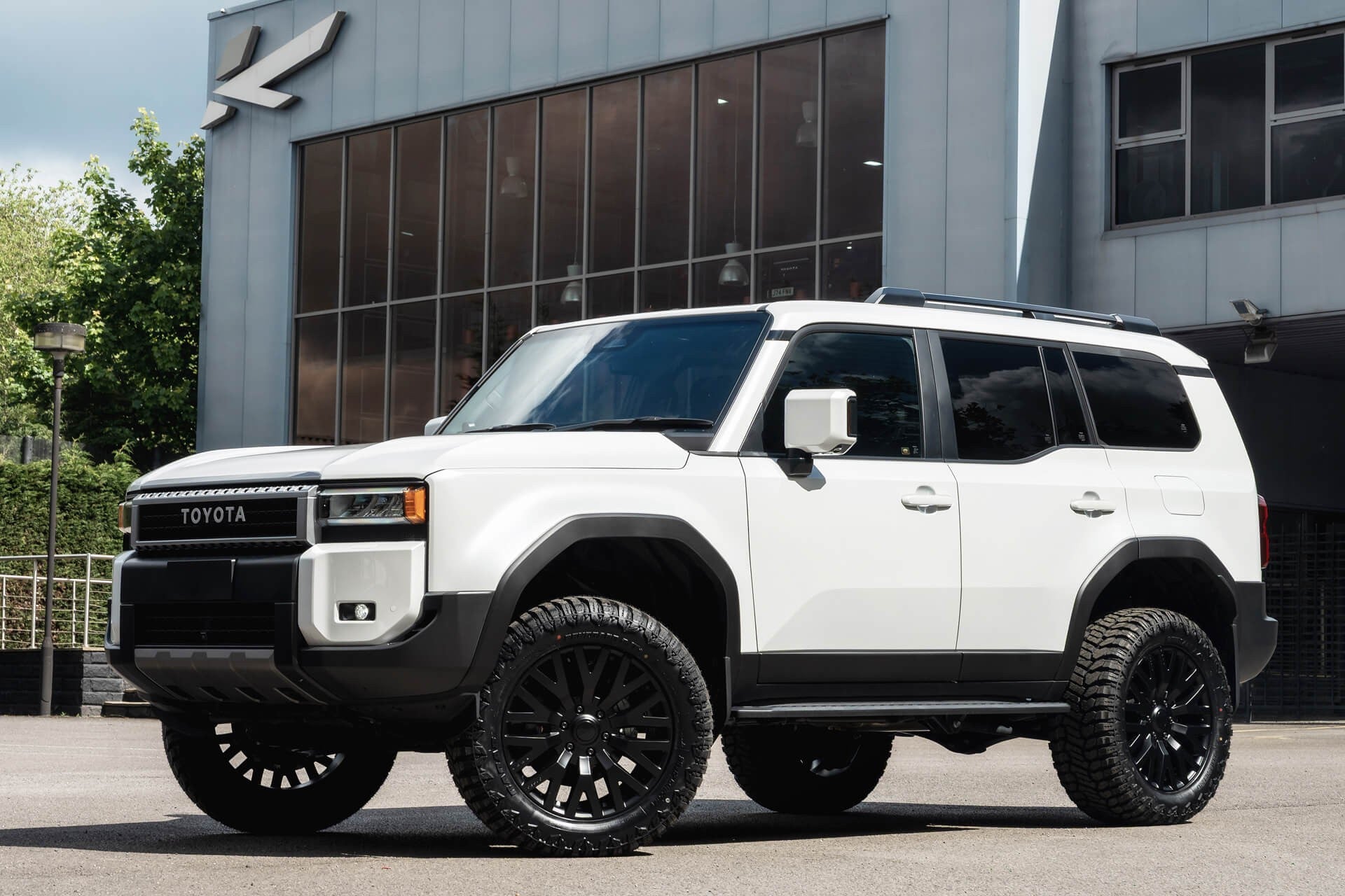 Toyota Land Cruiser 250 VX 2.7 Automatic Gallery Image