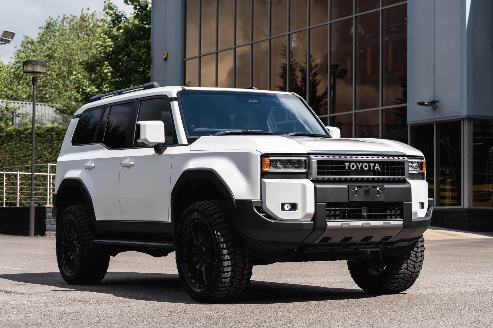 Toyota Land Cruiser 250 VX 2.7 Automatic Gallery Image
