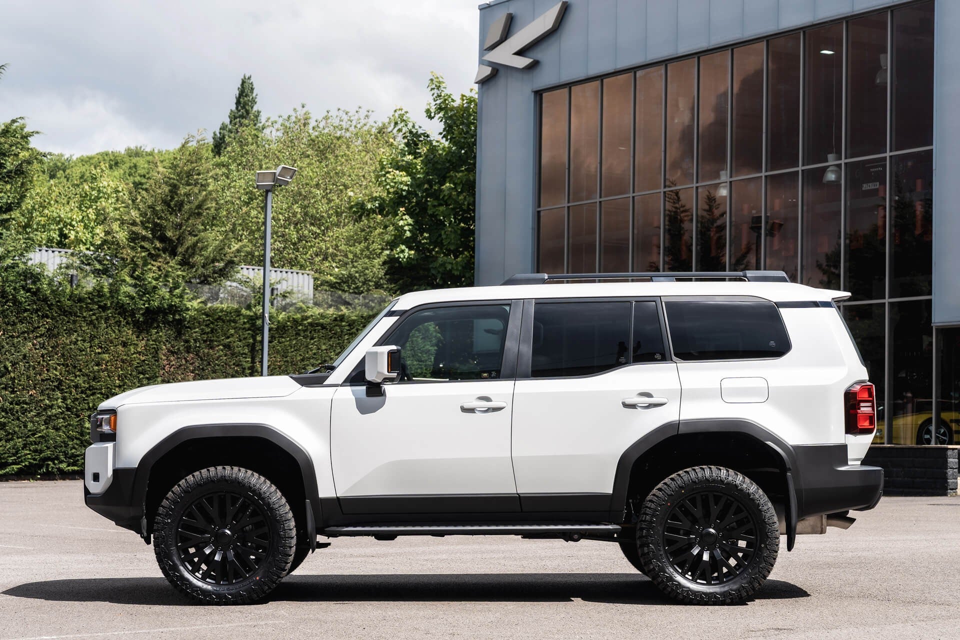 Toyota Land Cruiser 250 VX 2.7 Automatic Gallery Image