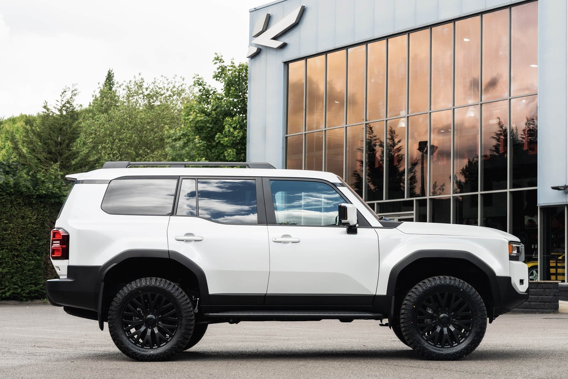 Toyota Land Cruiser 250 VX 2.7 Automatic Gallery Image