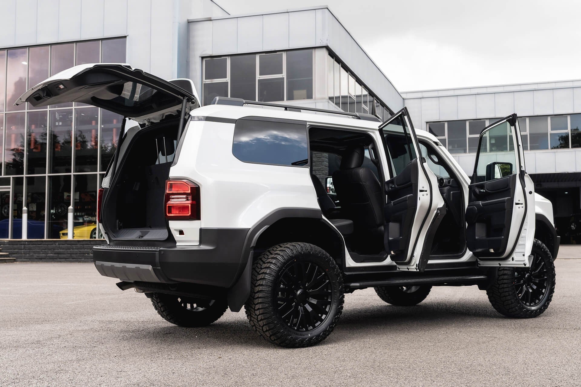 Toyota Land Cruiser 250 VX 2.7 Automatic Gallery Image