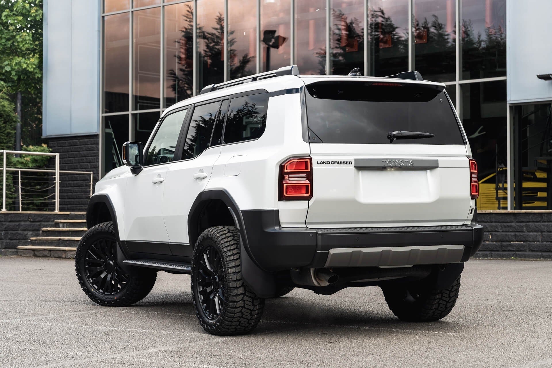 Toyota Land Cruiser 250 VX 2.7 Automatic Gallery Image
