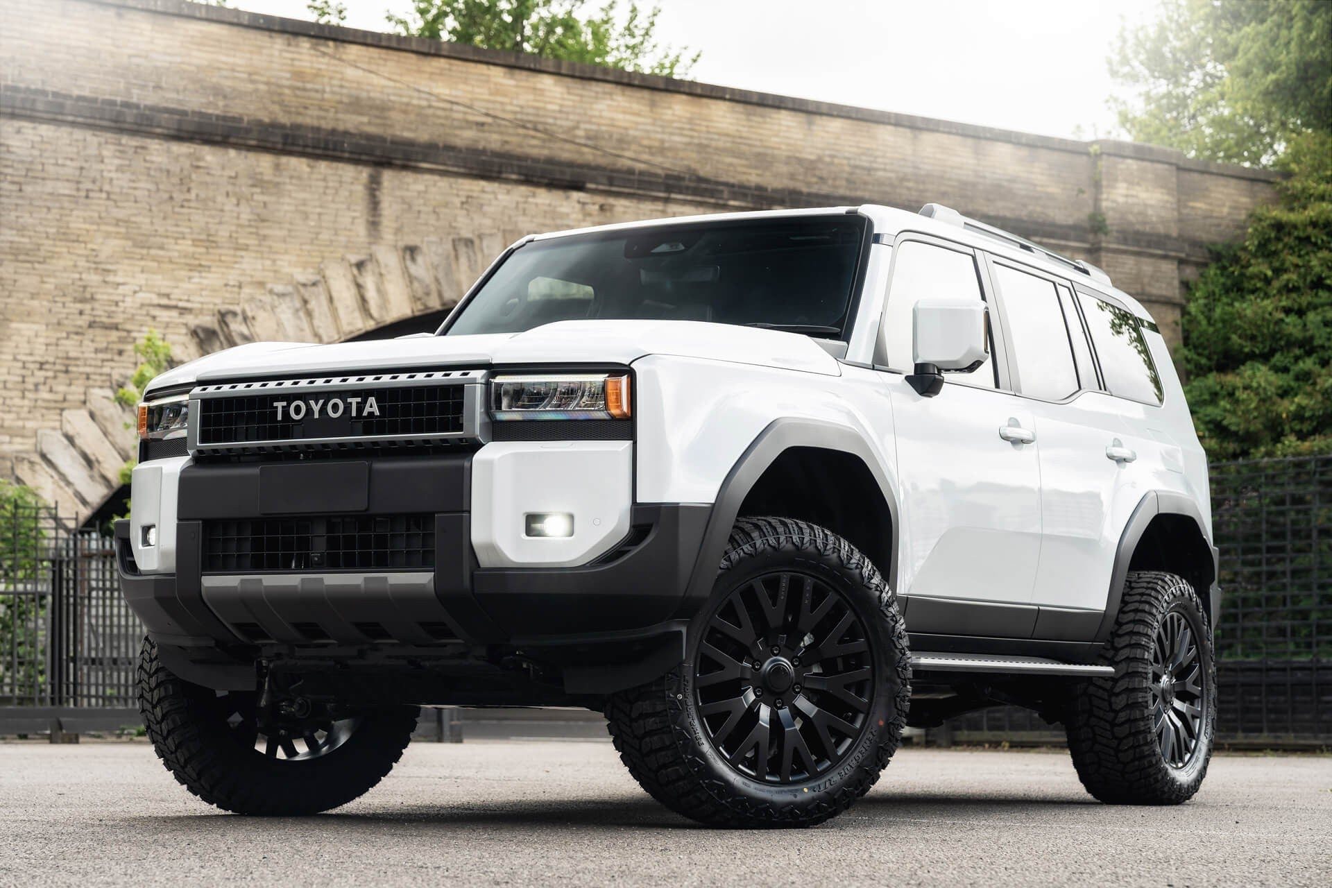 Toyota Land Cruiser 250 VX 2.7 Automatic Gallery Image