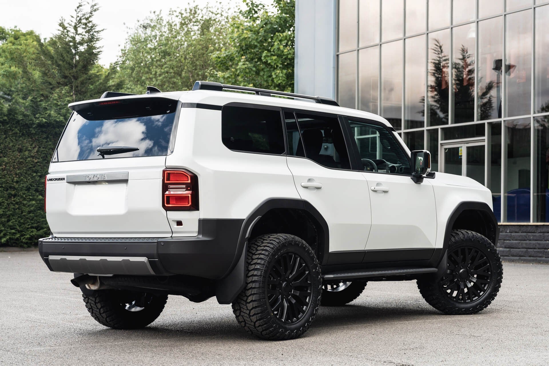Toyota Land Cruiser 250 VX 2.7 Automatic Gallery Image
