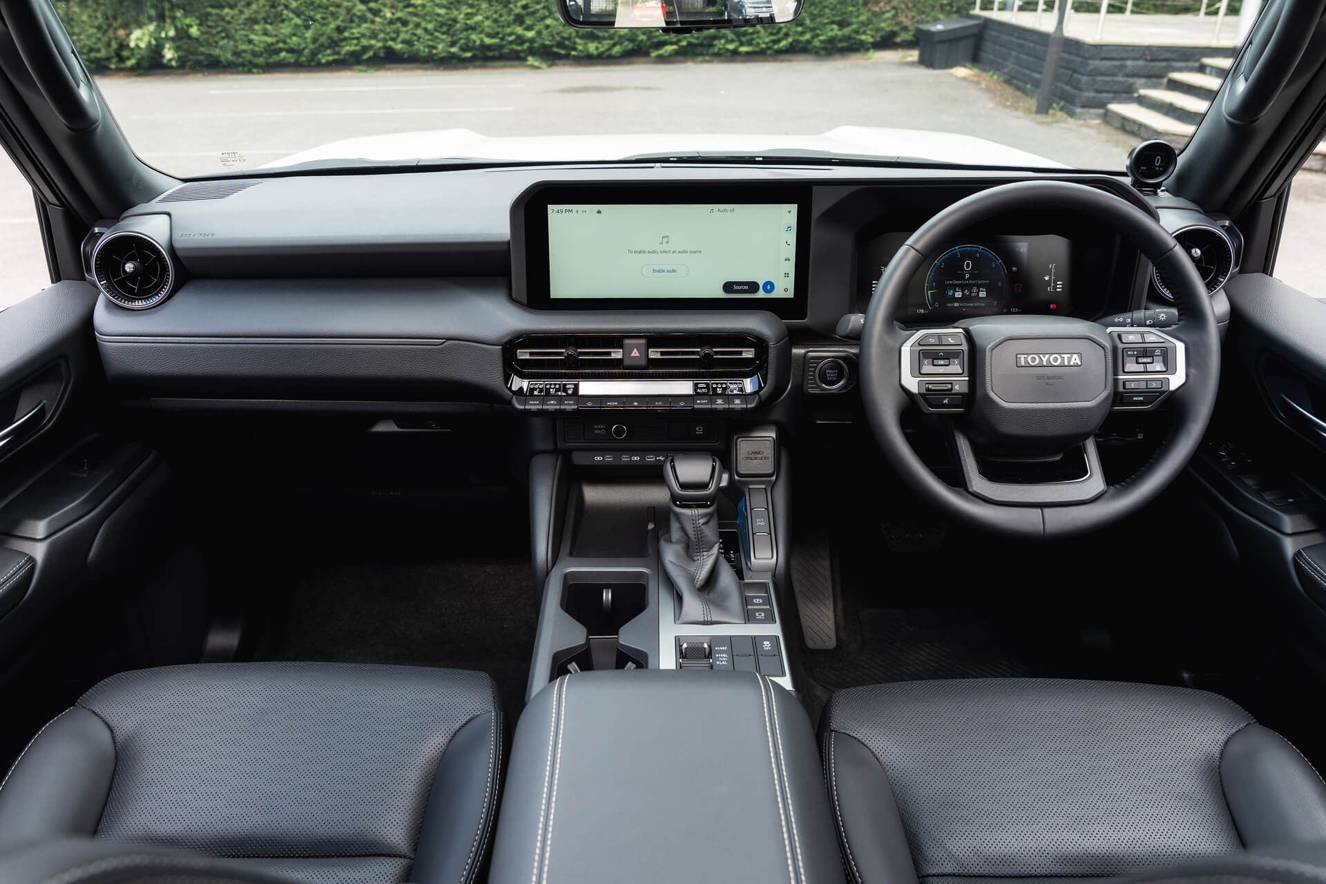 Toyota Land Cruiser 250 VX 2.7 Automatic Gallery Image