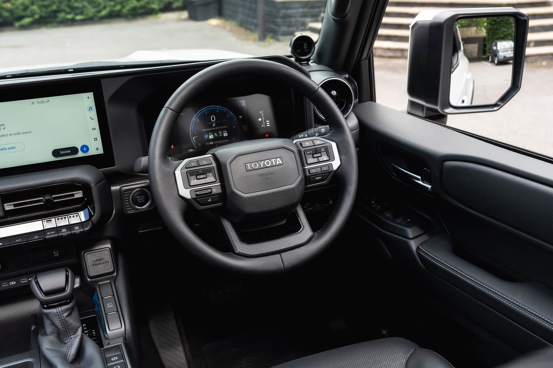 Toyota Land Cruiser 250 VX 2.7 Automatic Gallery Image