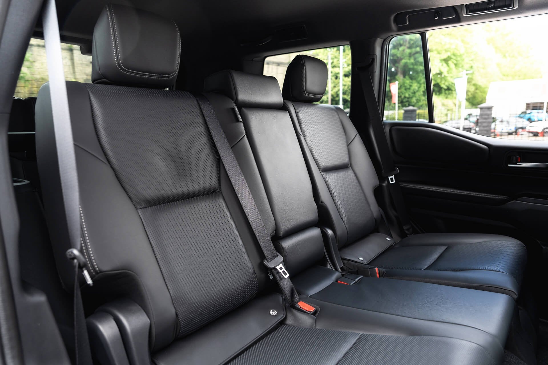 Toyota Land Cruiser 250 VX 2.7 Automatic Gallery Image