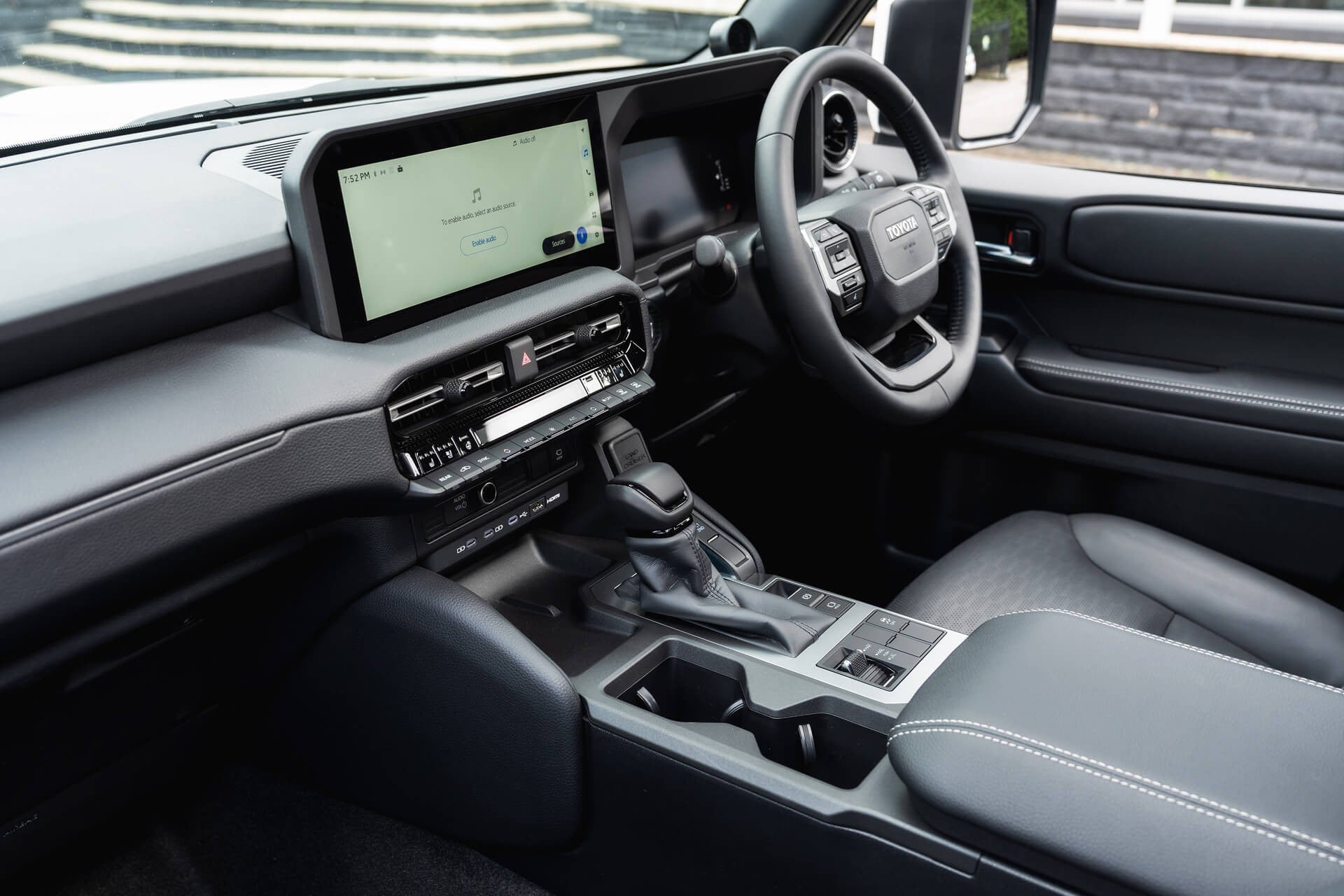 Toyota Land Cruiser 250 VX 2.7 Automatic Gallery Image