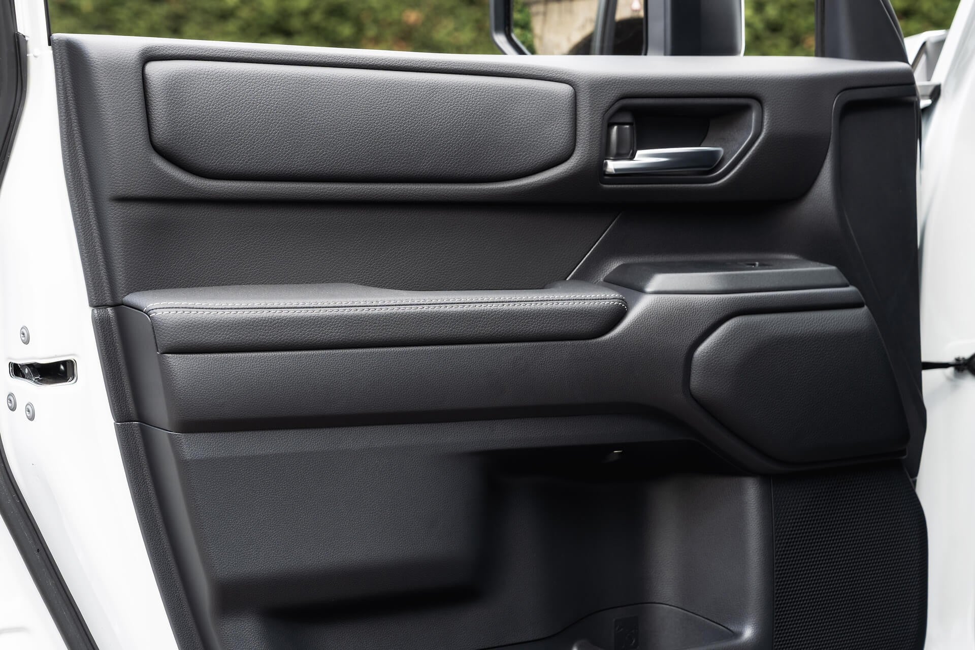 Toyota Land Cruiser 250 VX 2.7 Automatic Gallery Image