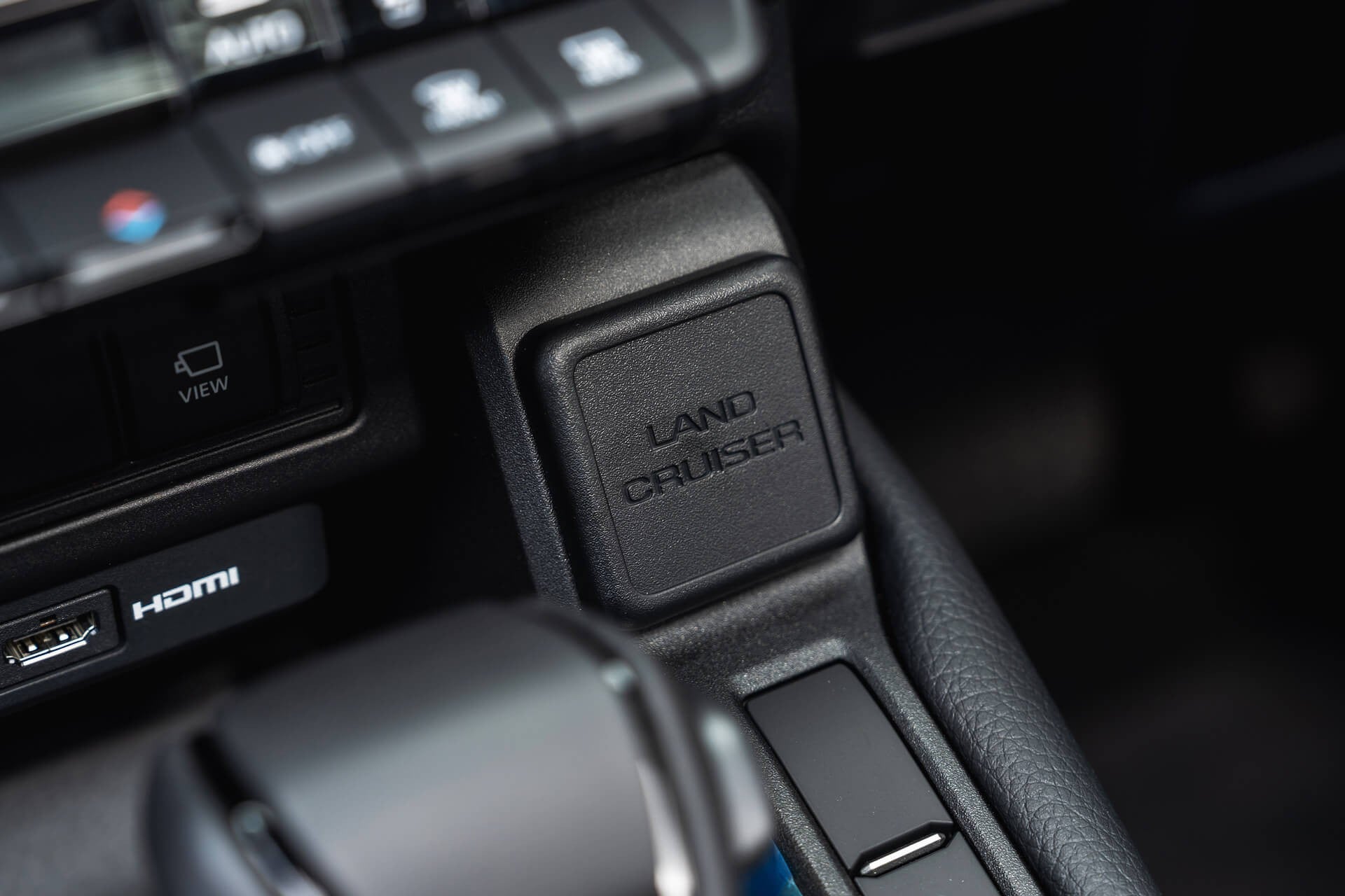 Toyota Land Cruiser 250 VX 2.7 Automatic Gallery Image