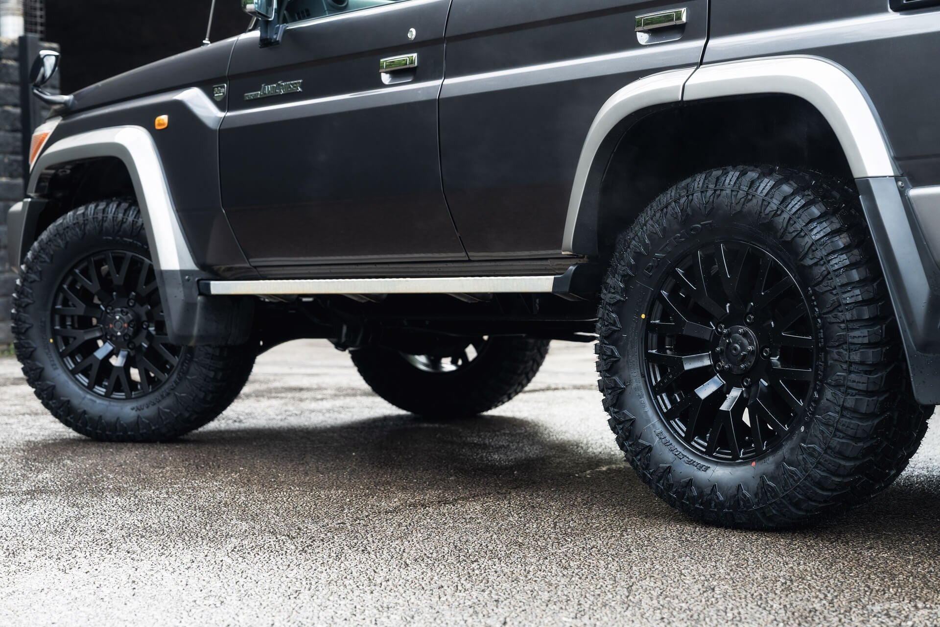 Toyota Land Cruiser 70 Series Gallery Image