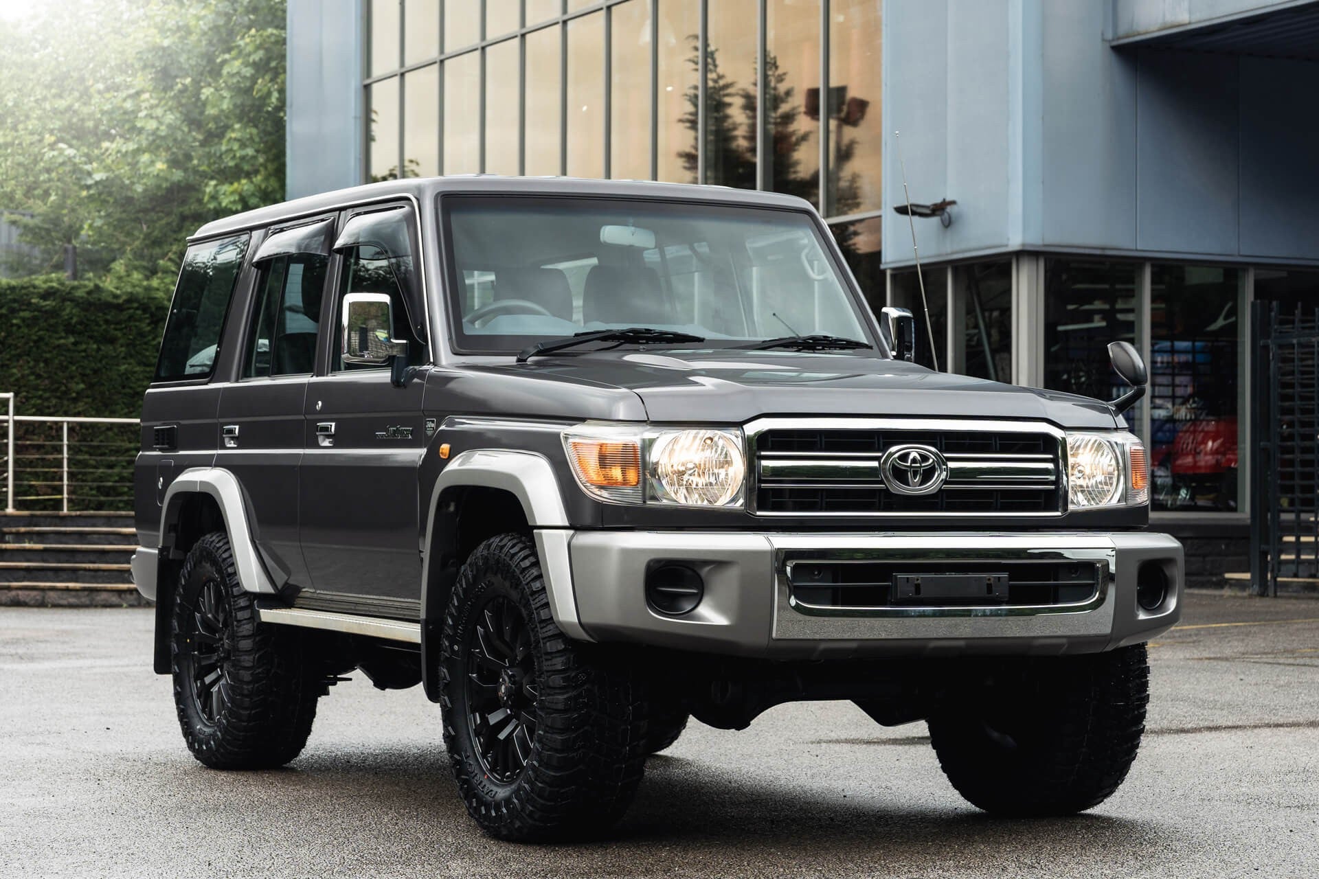 Toyota Land Cruiser 70 Series Gallery Image