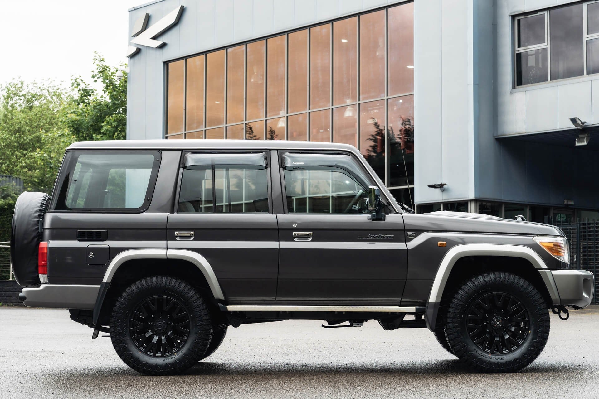 Toyota Land Cruiser 70 Series Gallery Image
