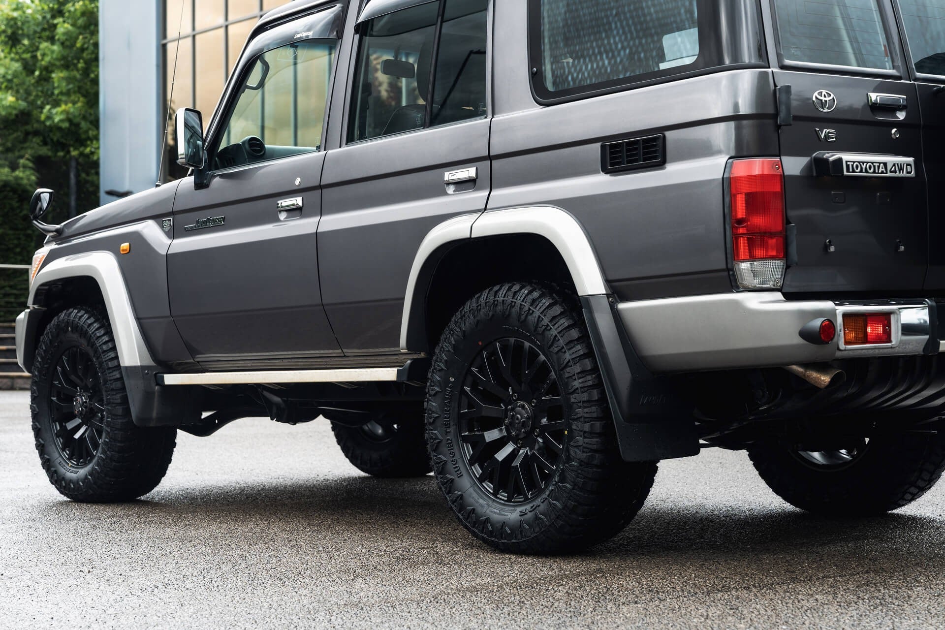 Toyota Land Cruiser 70 Series Gallery Image