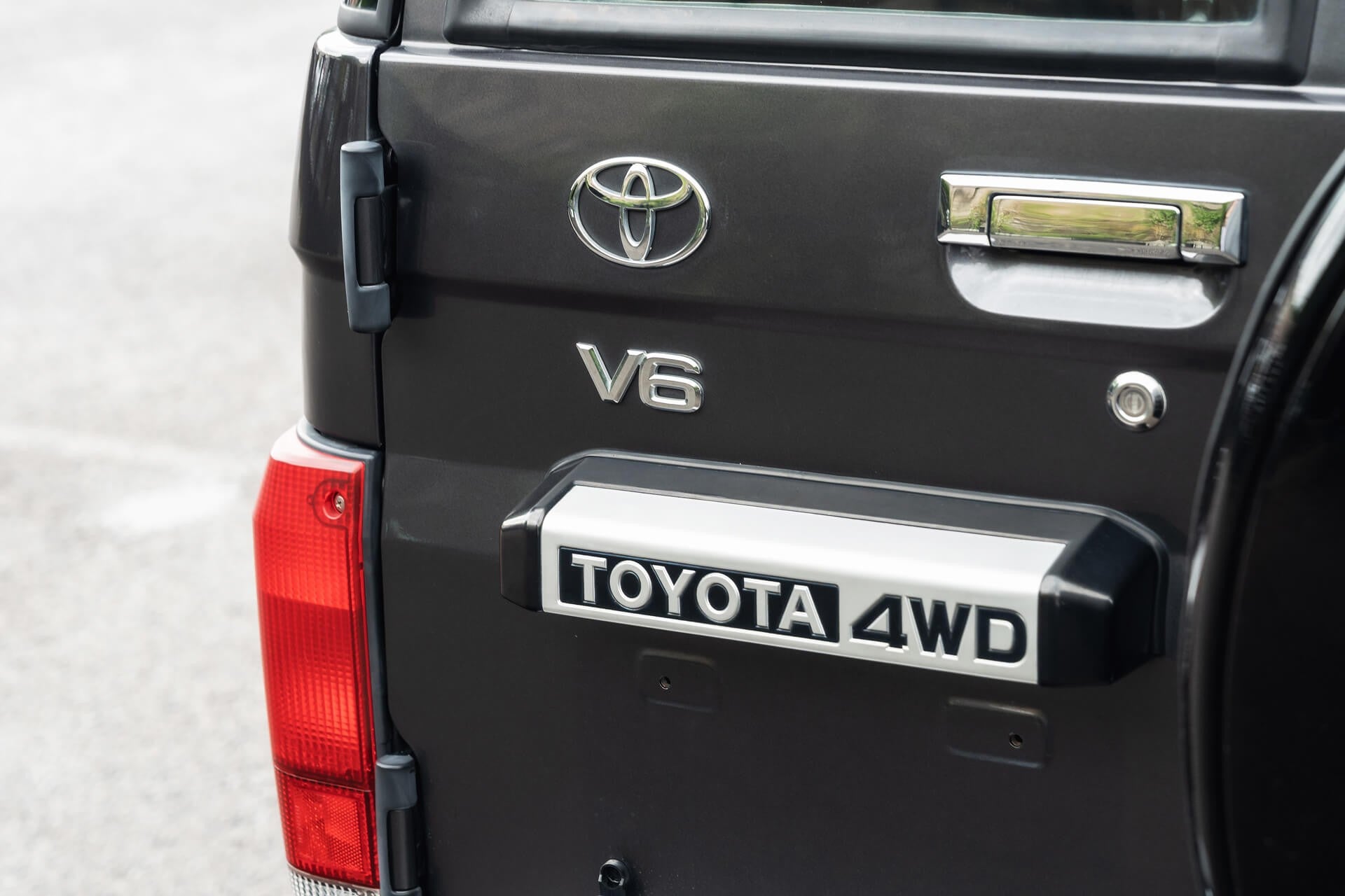 Toyota Land Cruiser 70 Series Gallery Image