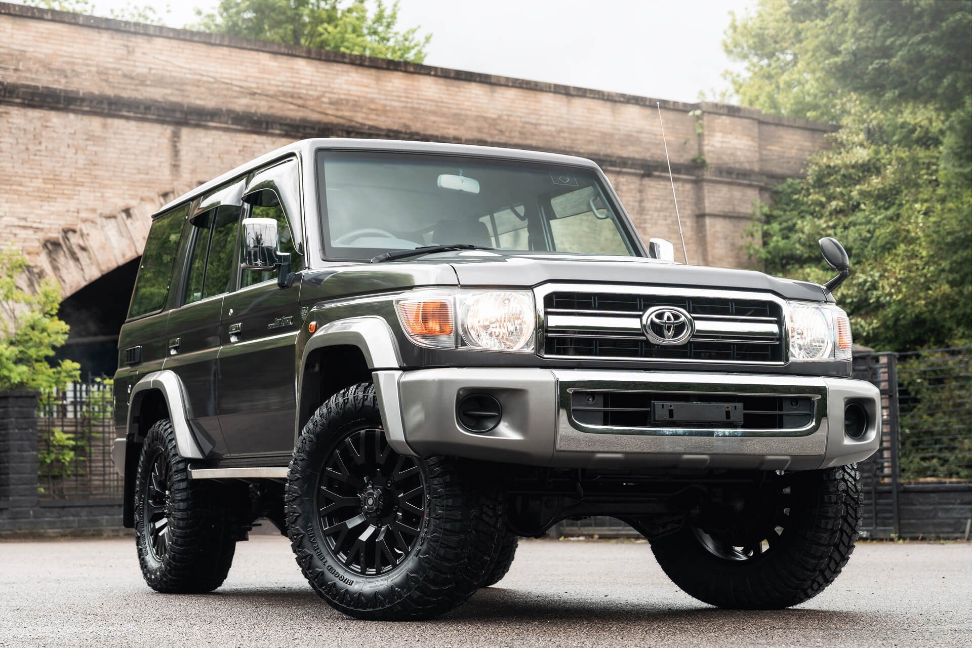 Toyota Land Cruiser 70 Series Gallery Image