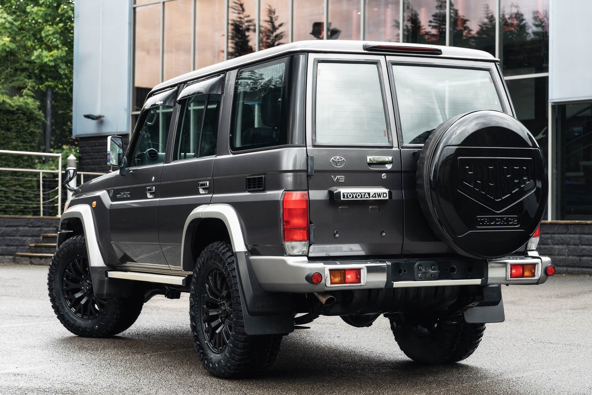 Toyota Land Cruiser 70 Series Gallery Image