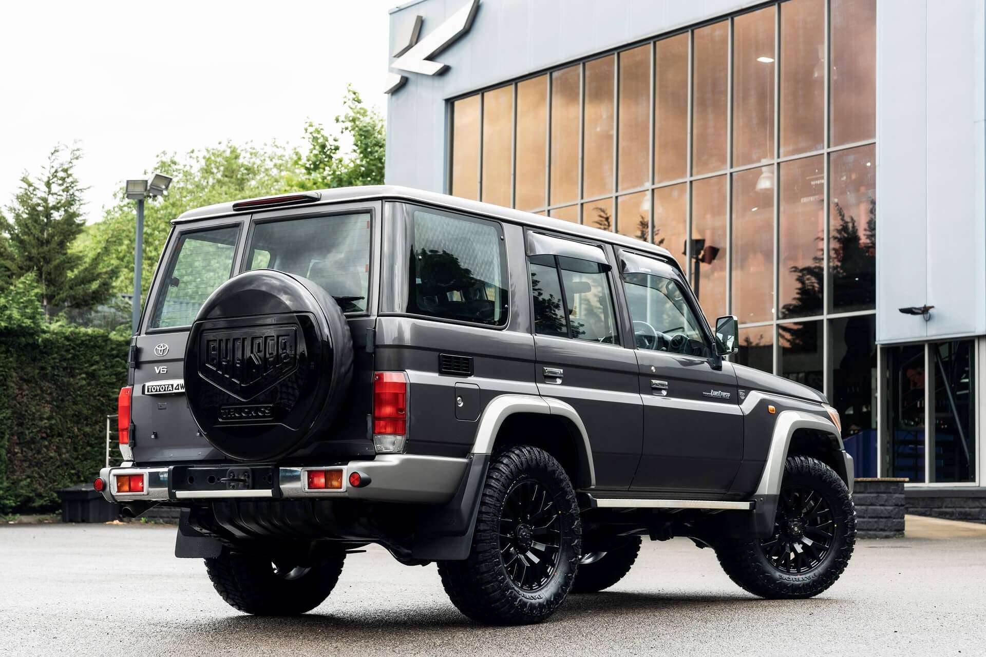 Toyota Land Cruiser 70 Series Gallery Image