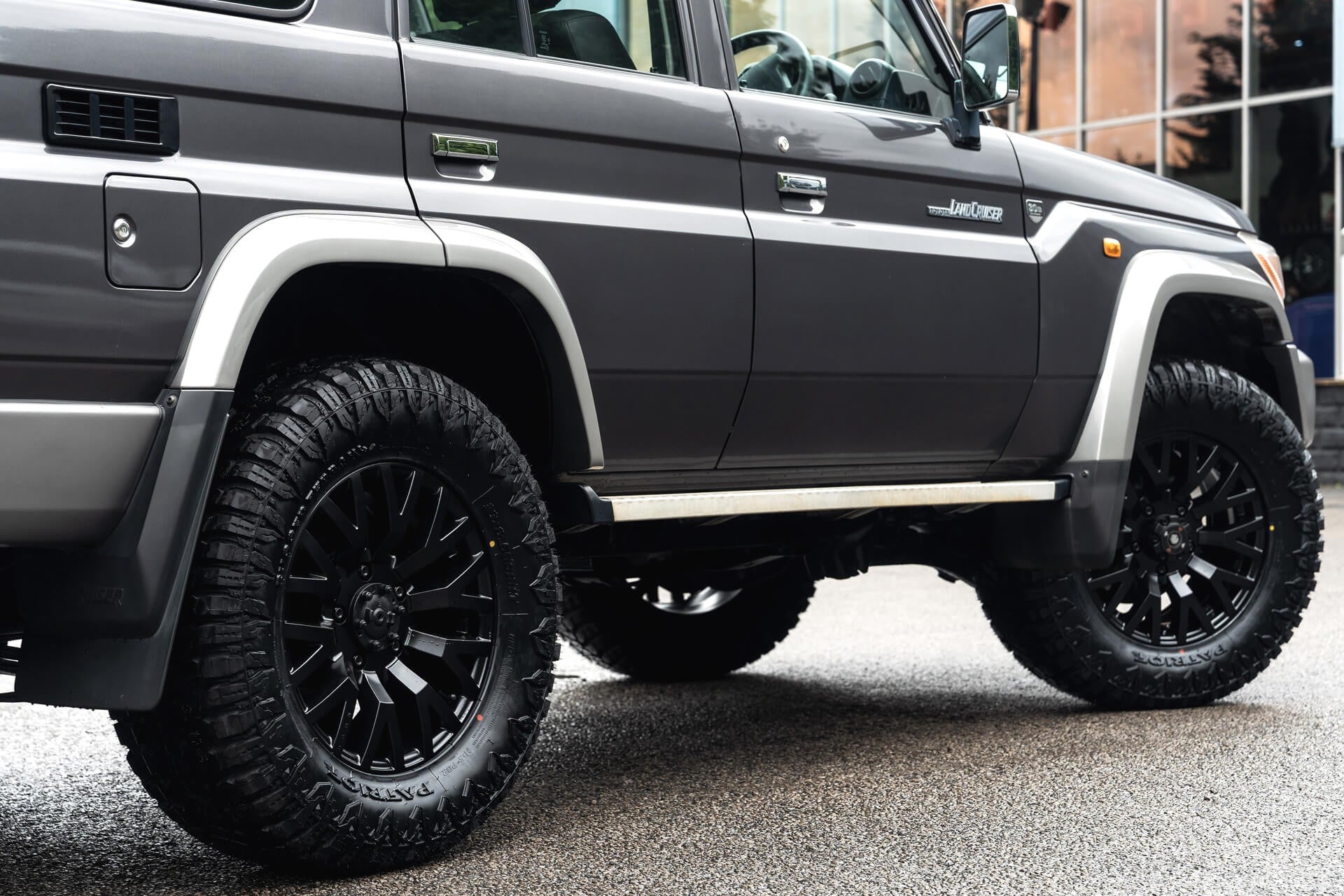 Toyota Land Cruiser 70 Series Gallery Image