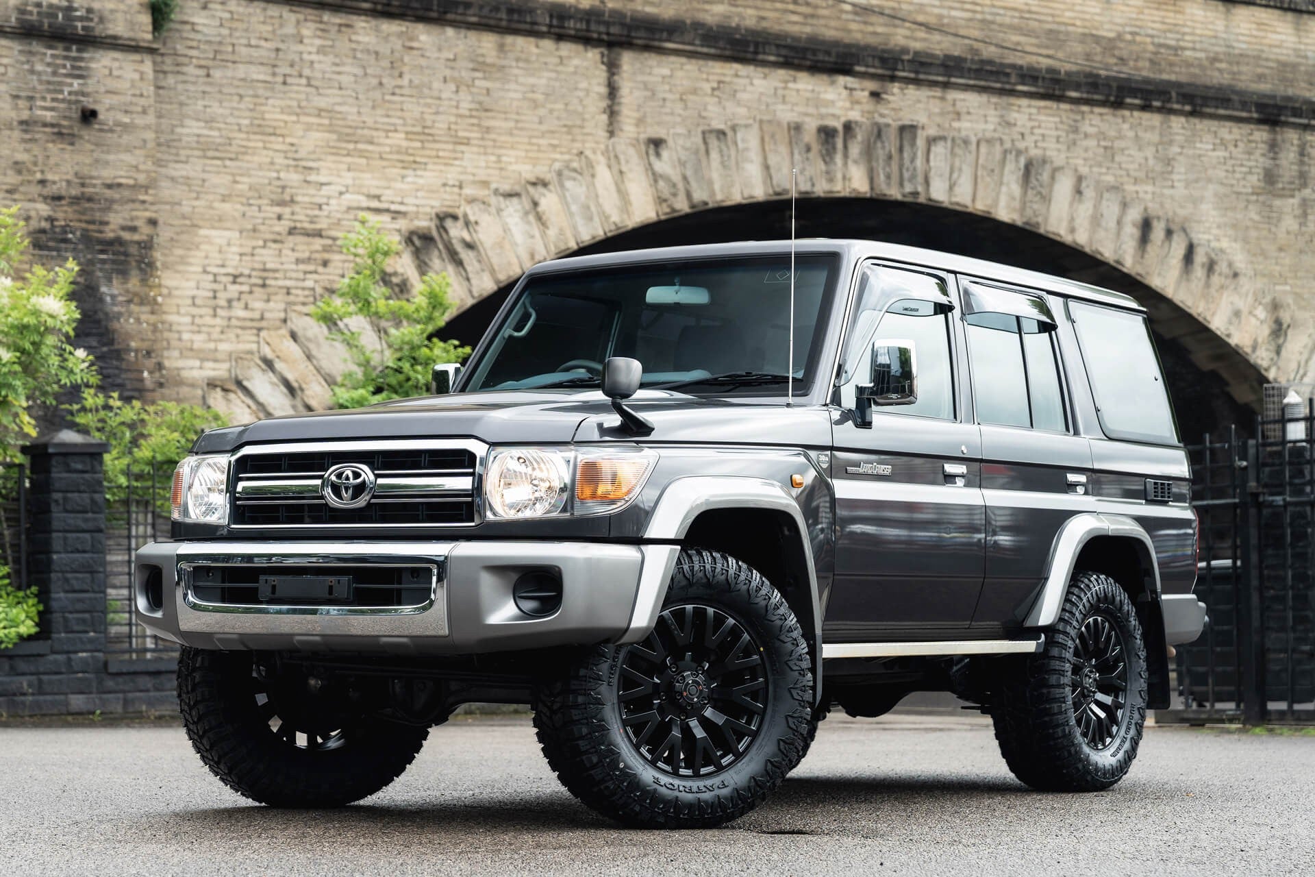Toyota Land Cruiser 70 Series Gallery Image