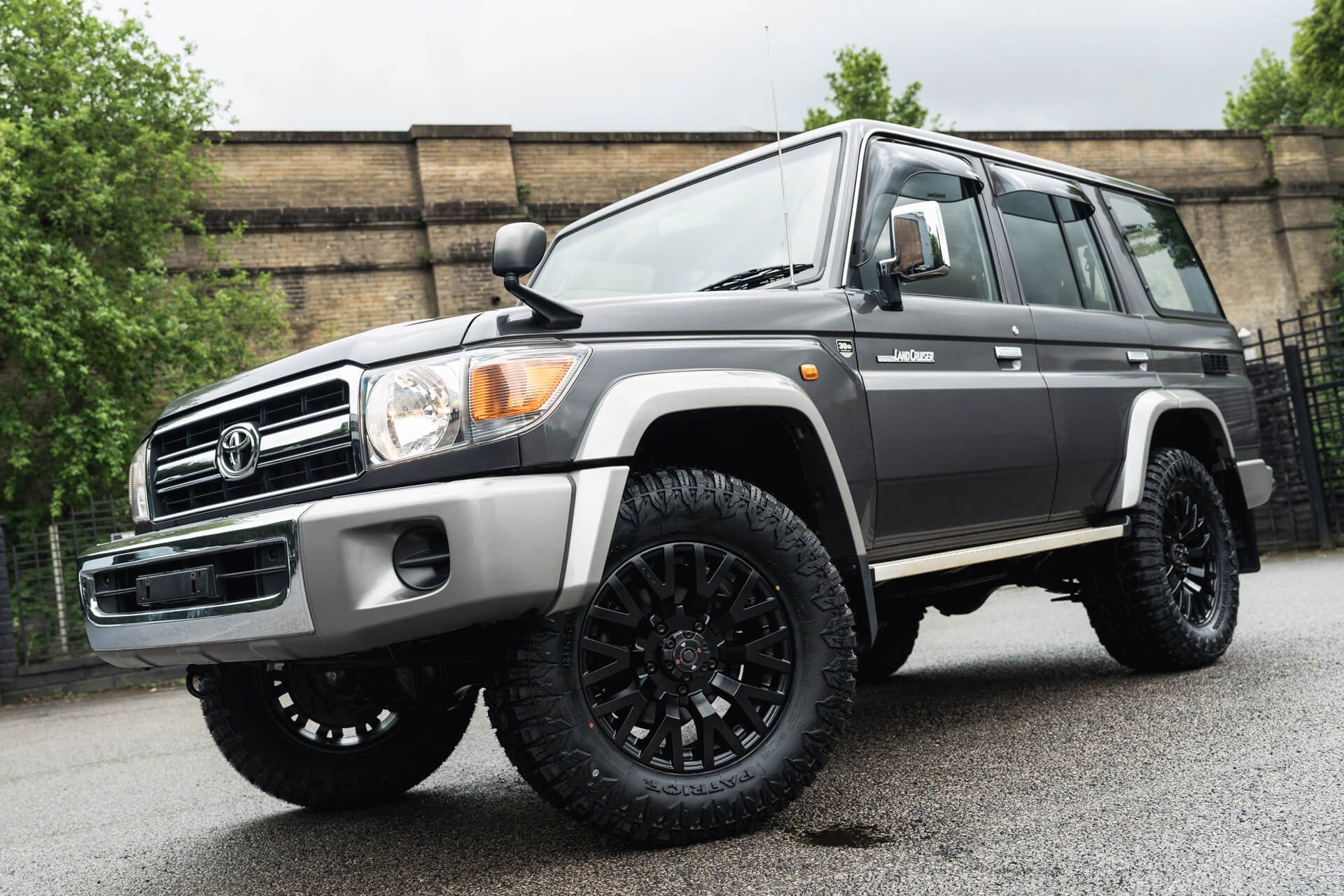 Toyota Land Cruiser 70 Series Gallery Image