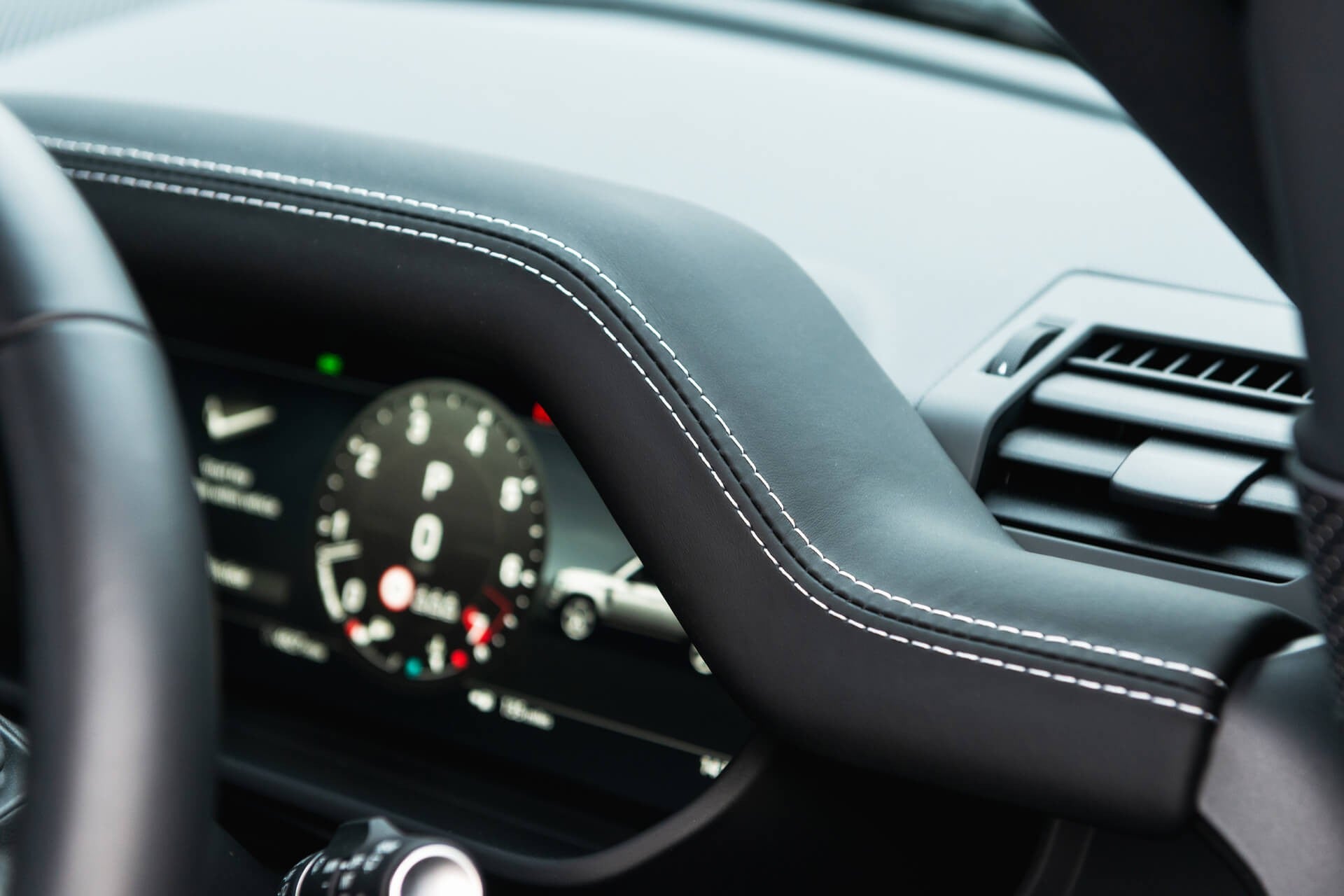 Land Rover Defender 110 P300 X-Dynamic HSE Gallery Image