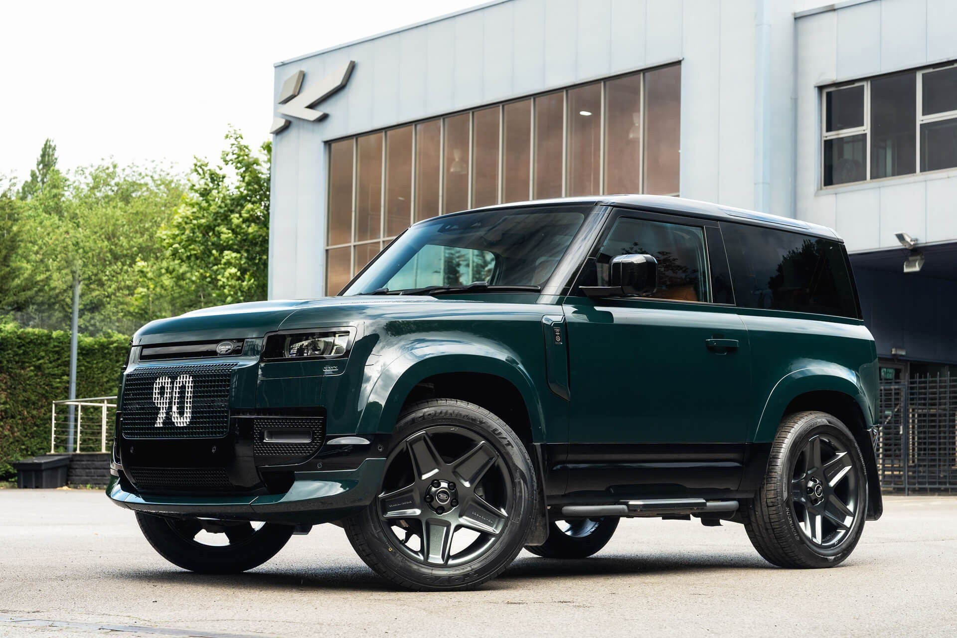 Land Rover Defender 90 P300SE - Heritage Gallery Image