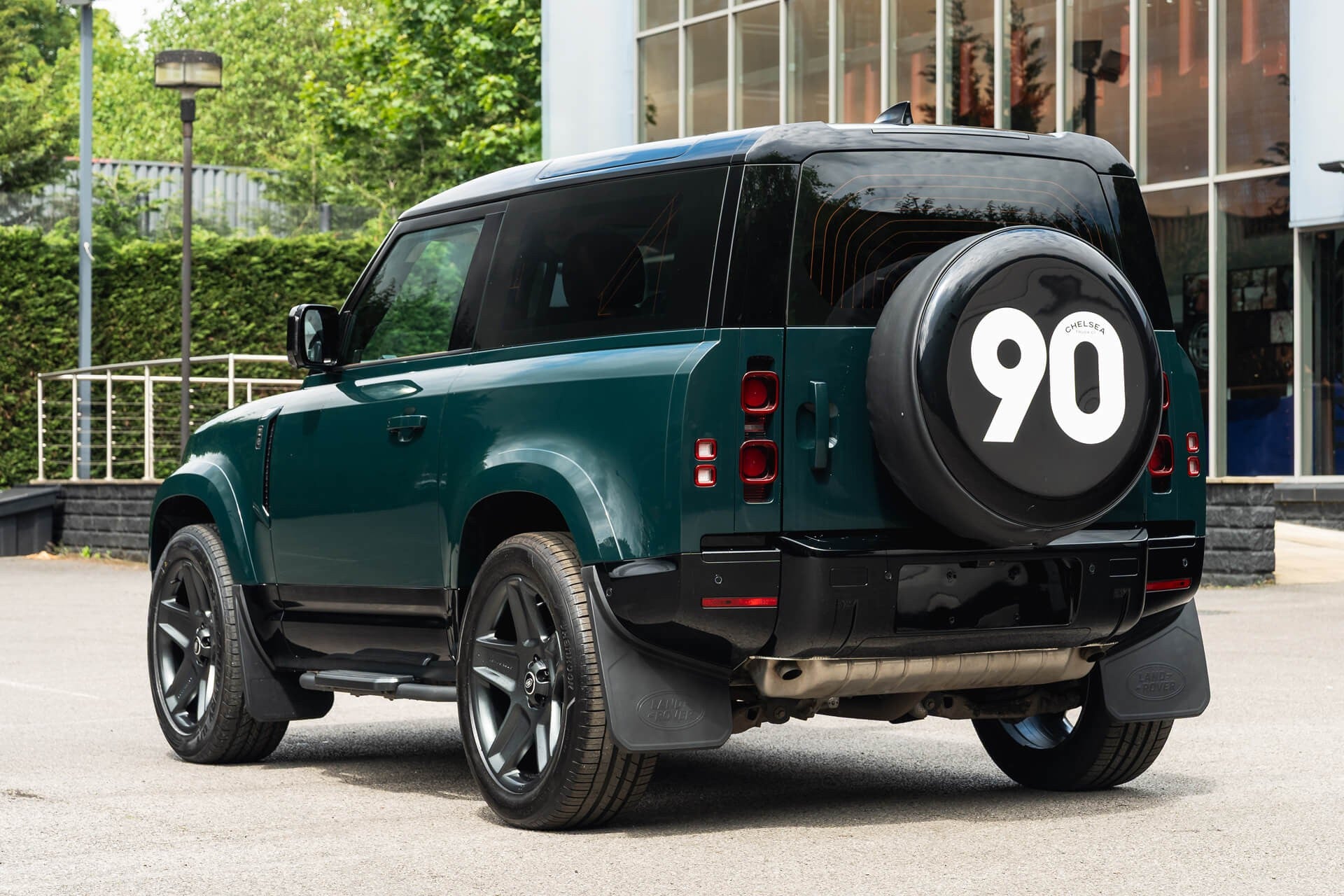 Land Rover Defender 90 P300SE - Heritage Gallery Image