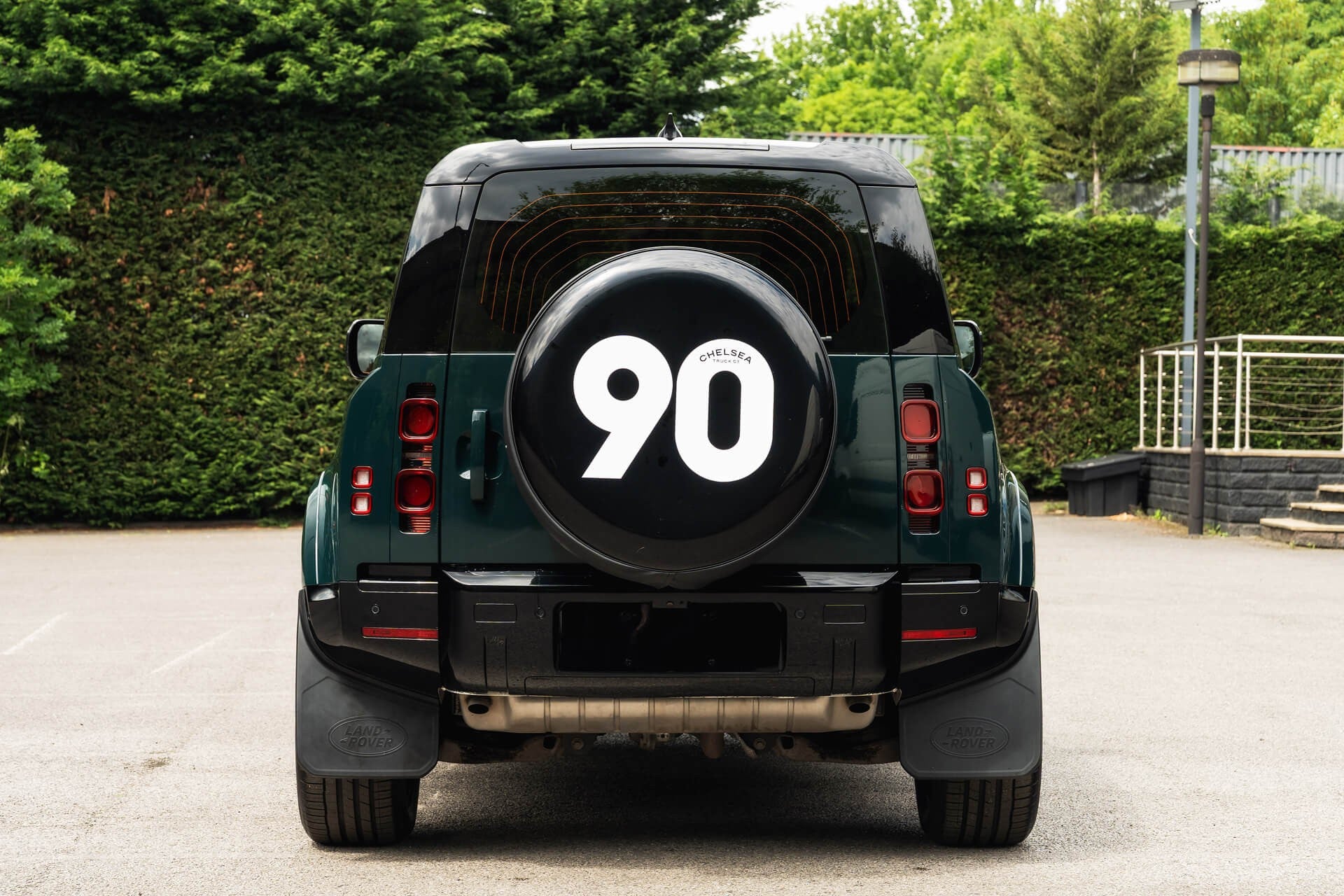 Land Rover Defender 90 P300SE - Heritage Gallery Image
