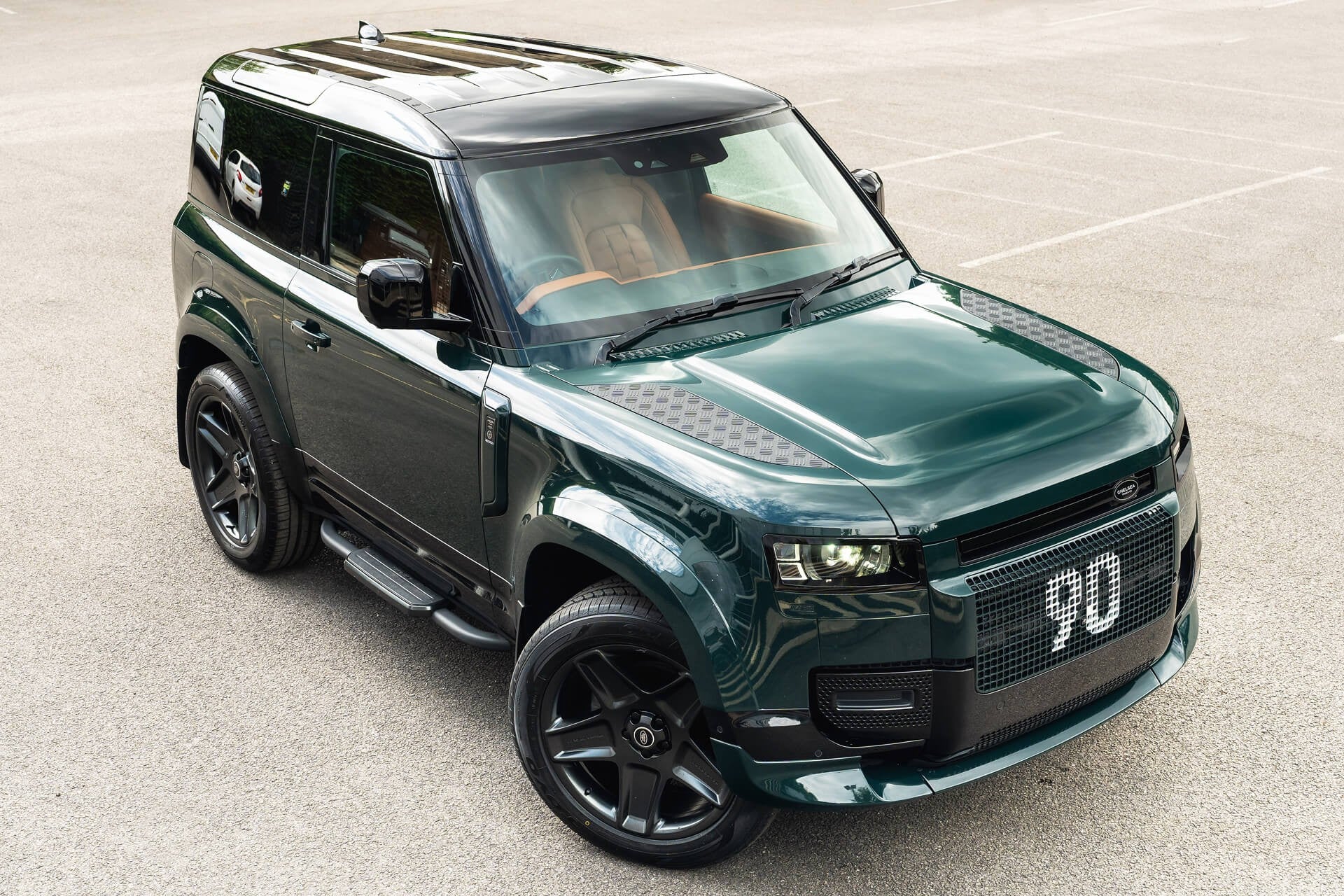 Land Rover Defender 90 P300SE - Heritage Gallery Image