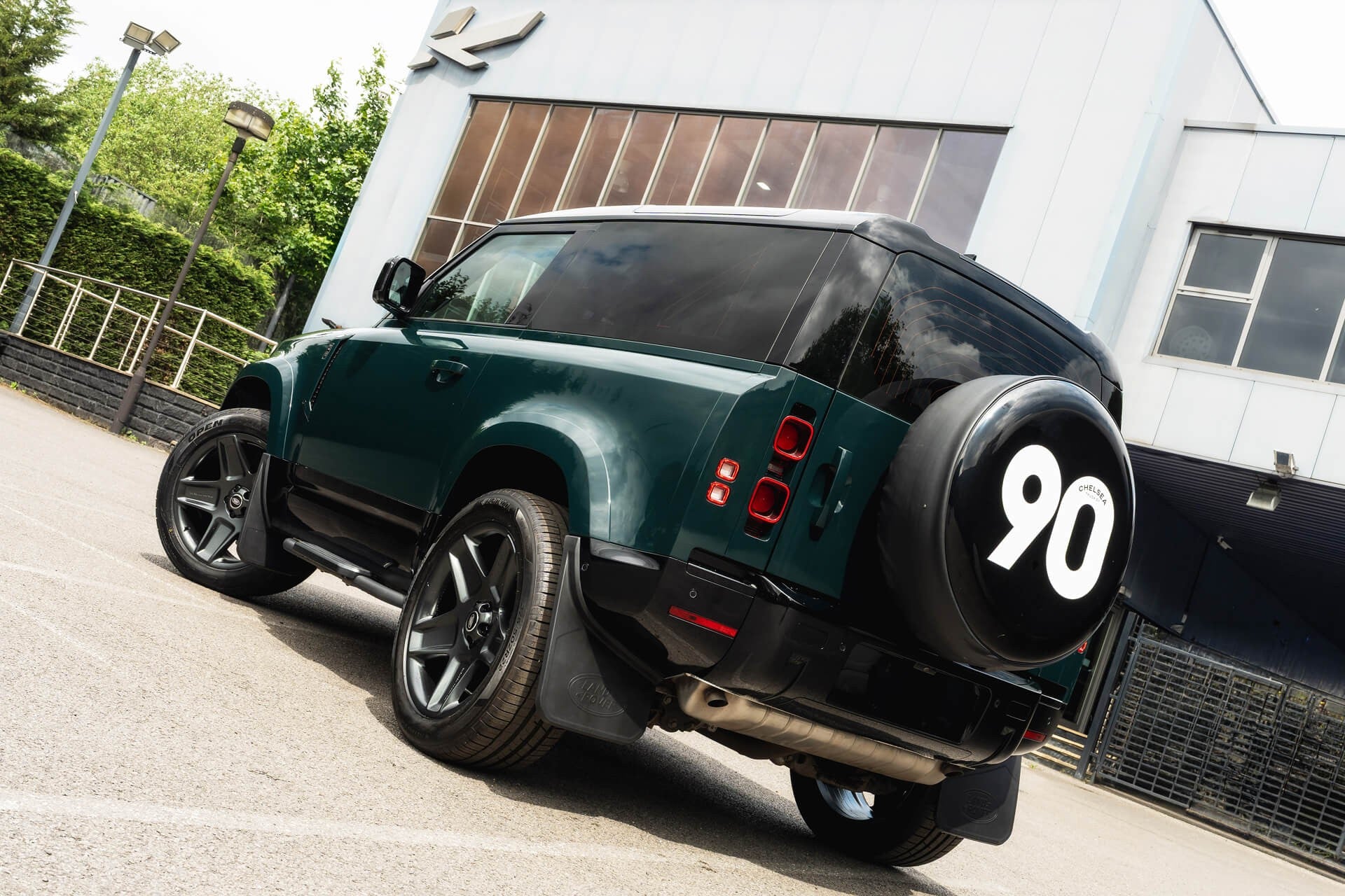 Land Rover Defender 90 P300SE - Heritage Gallery Image