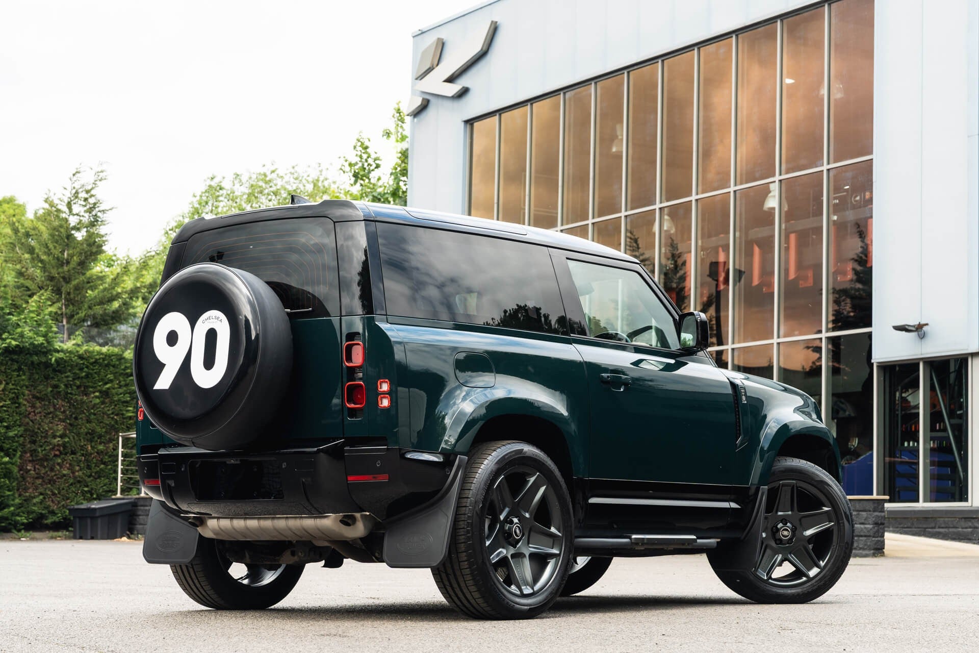 Land Rover Defender 90 P300SE - Heritage Gallery Image
