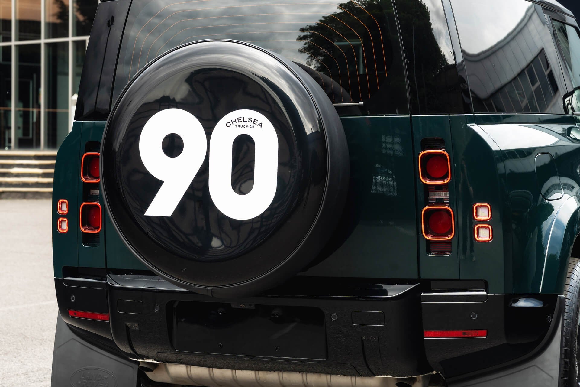 Land Rover Defender 90 P300SE - Heritage Gallery Image