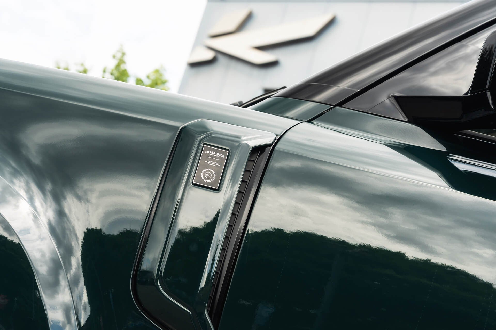 Land Rover Defender 90 P300SE - Heritage Gallery Image