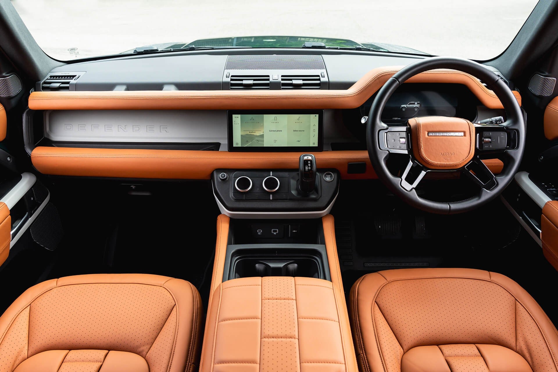 Land Rover Defender 90 P300SE - Heritage Gallery Image